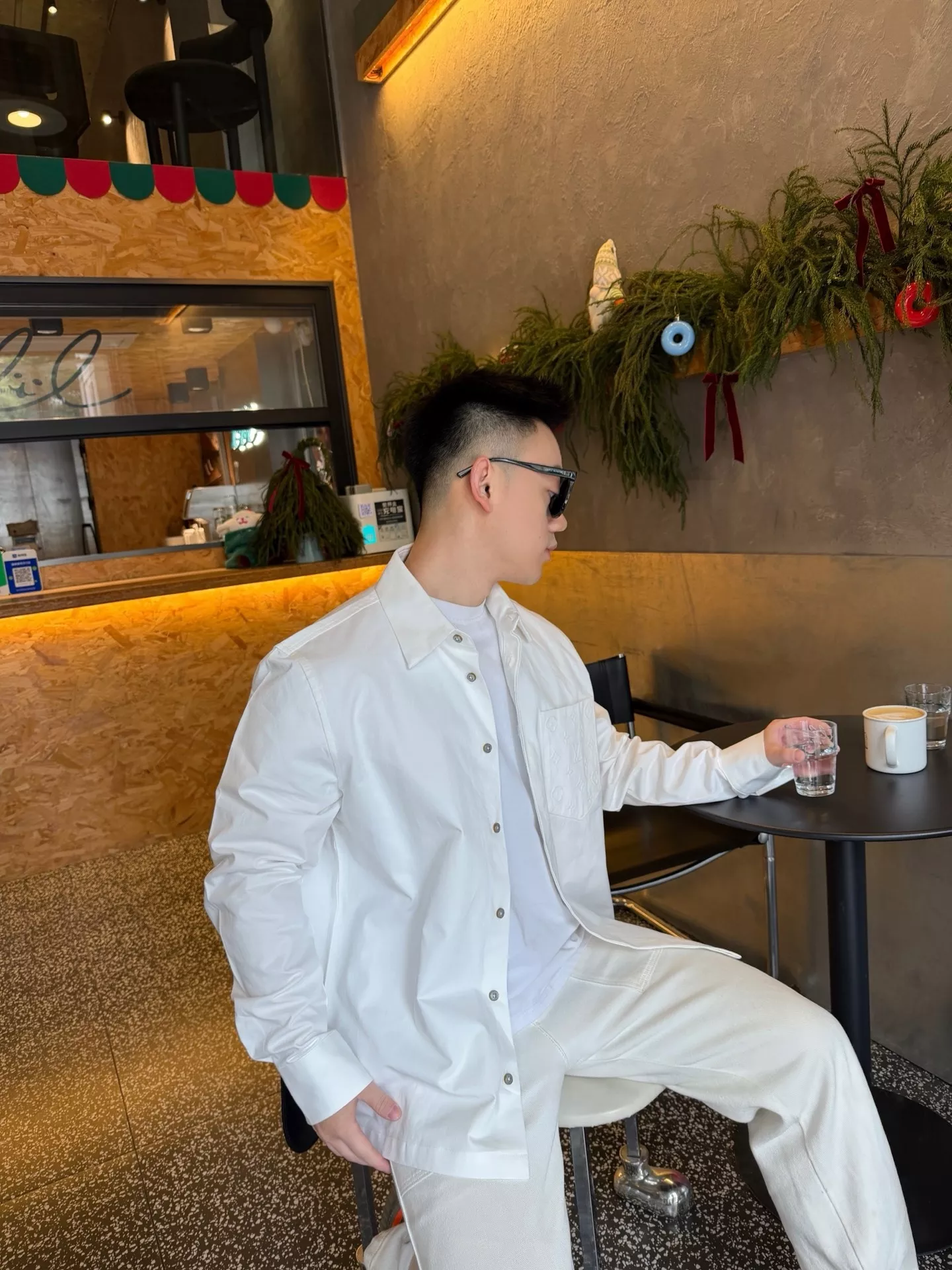 루이비통 엠보 포켓 새틴 코튼 셔츠 상세 이미지 11