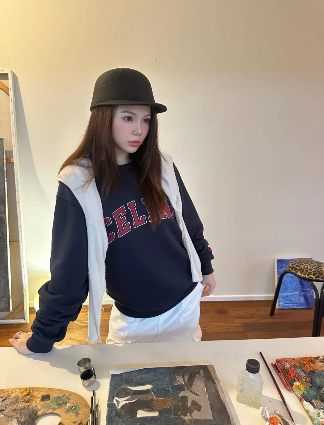 셀린느 배색 로고 프린트 루즈핏 맨투맨 상세 이미지 22