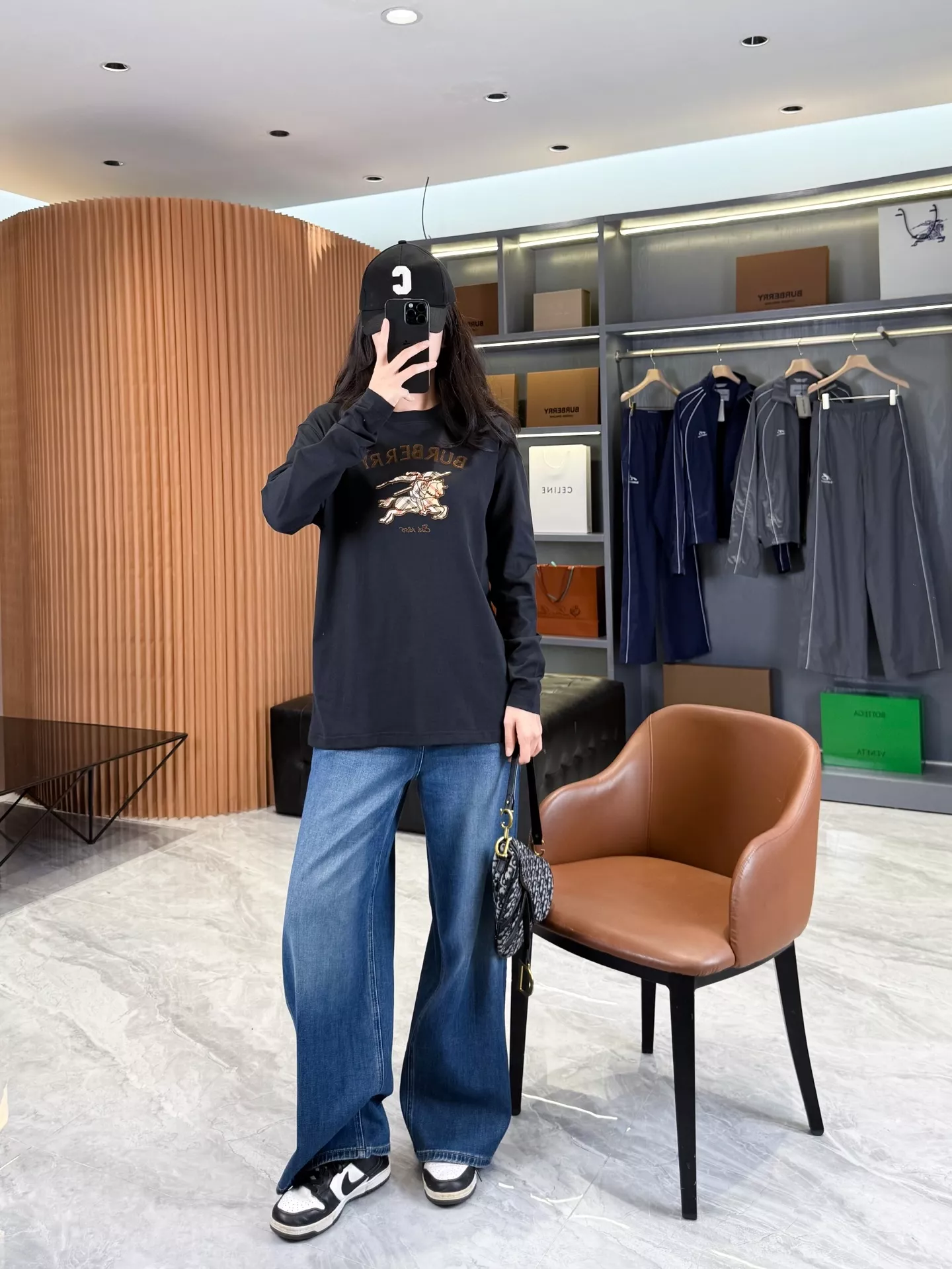 로에베 워시드 자수 와이드 데님 팬츠 상세 이미지 39