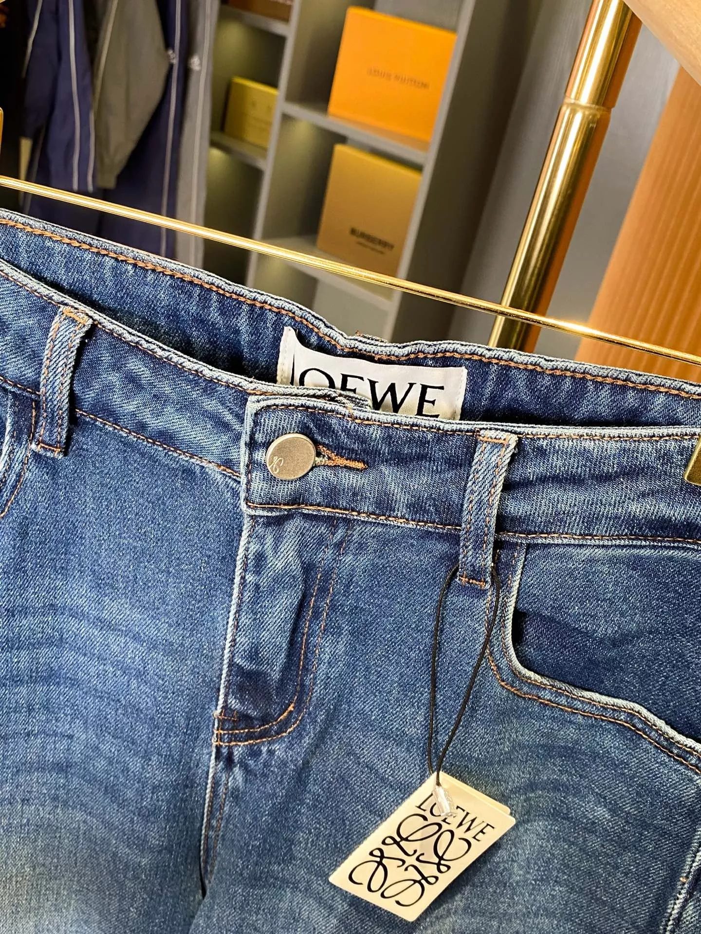 로에베 워시드 자수 와이드 데님 팬츠 상세 이미지 5