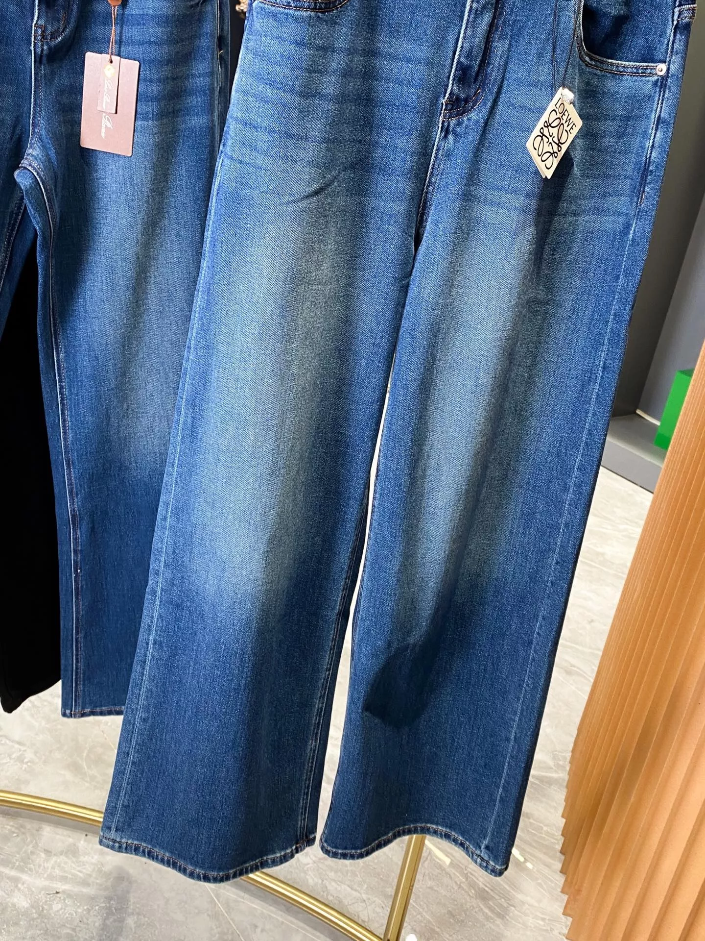 로에베 워시드 자수 와이드 데님 팬츠 상세 이미지 3