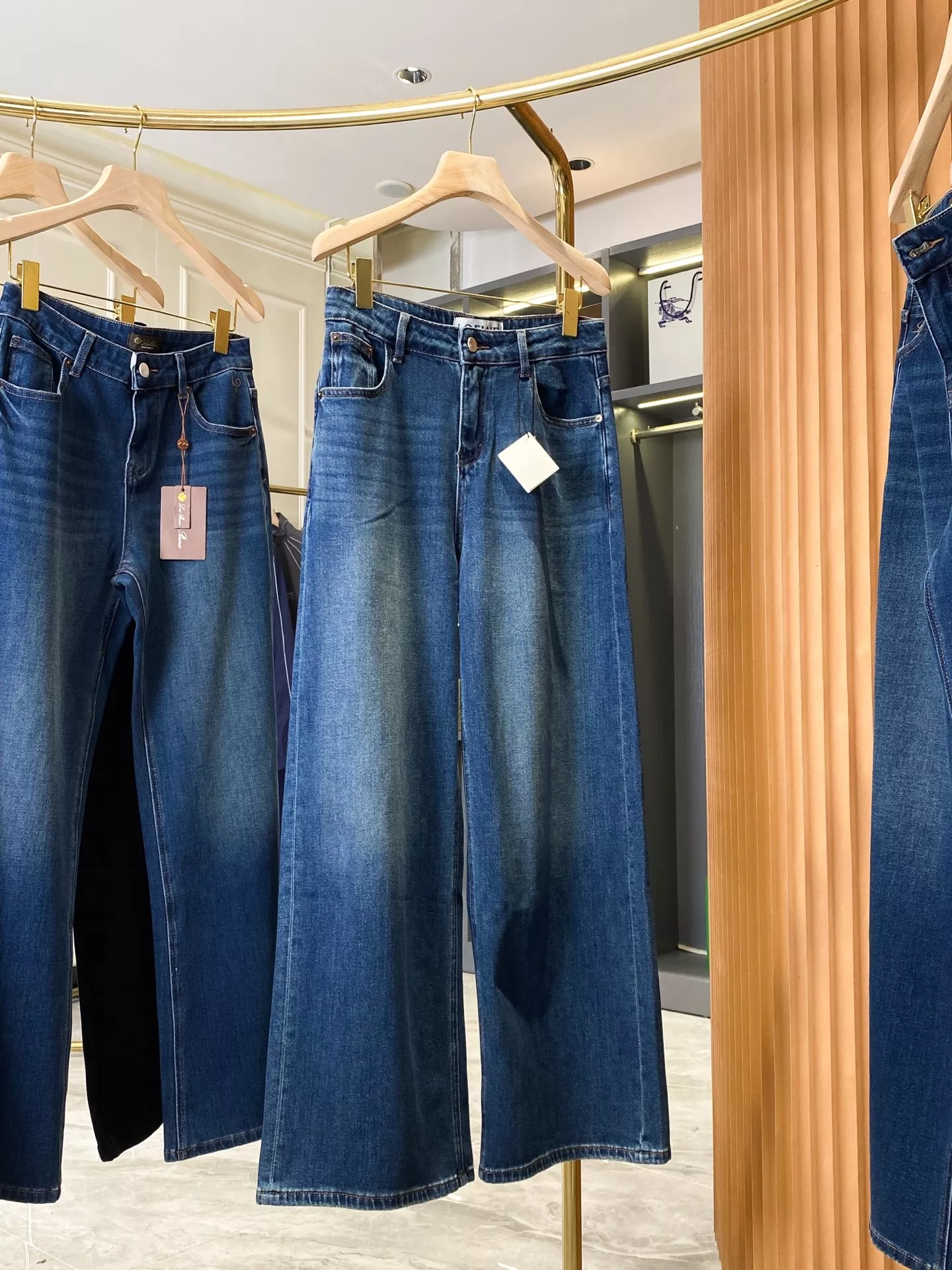 로에베 워시드 자수 와이드 데님 팬츠 상세 이미지 1