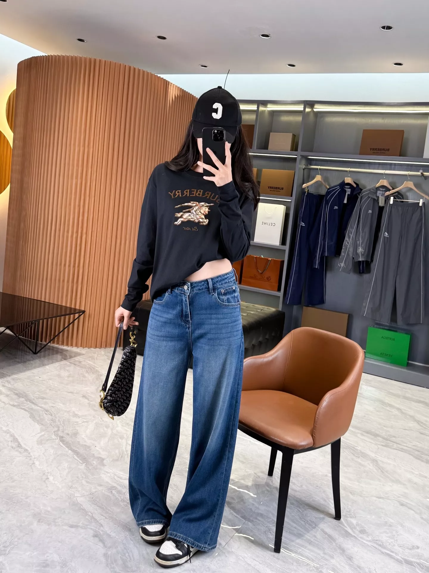 로에베 워시드 자수 와이드 데님 팬츠 상세 이미지 38