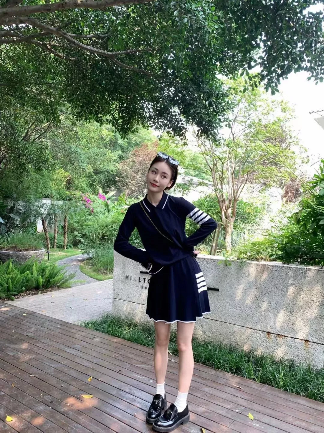 톰브라운 폴로 칼라 배색 스트라이프 니트 상세 이미지 24