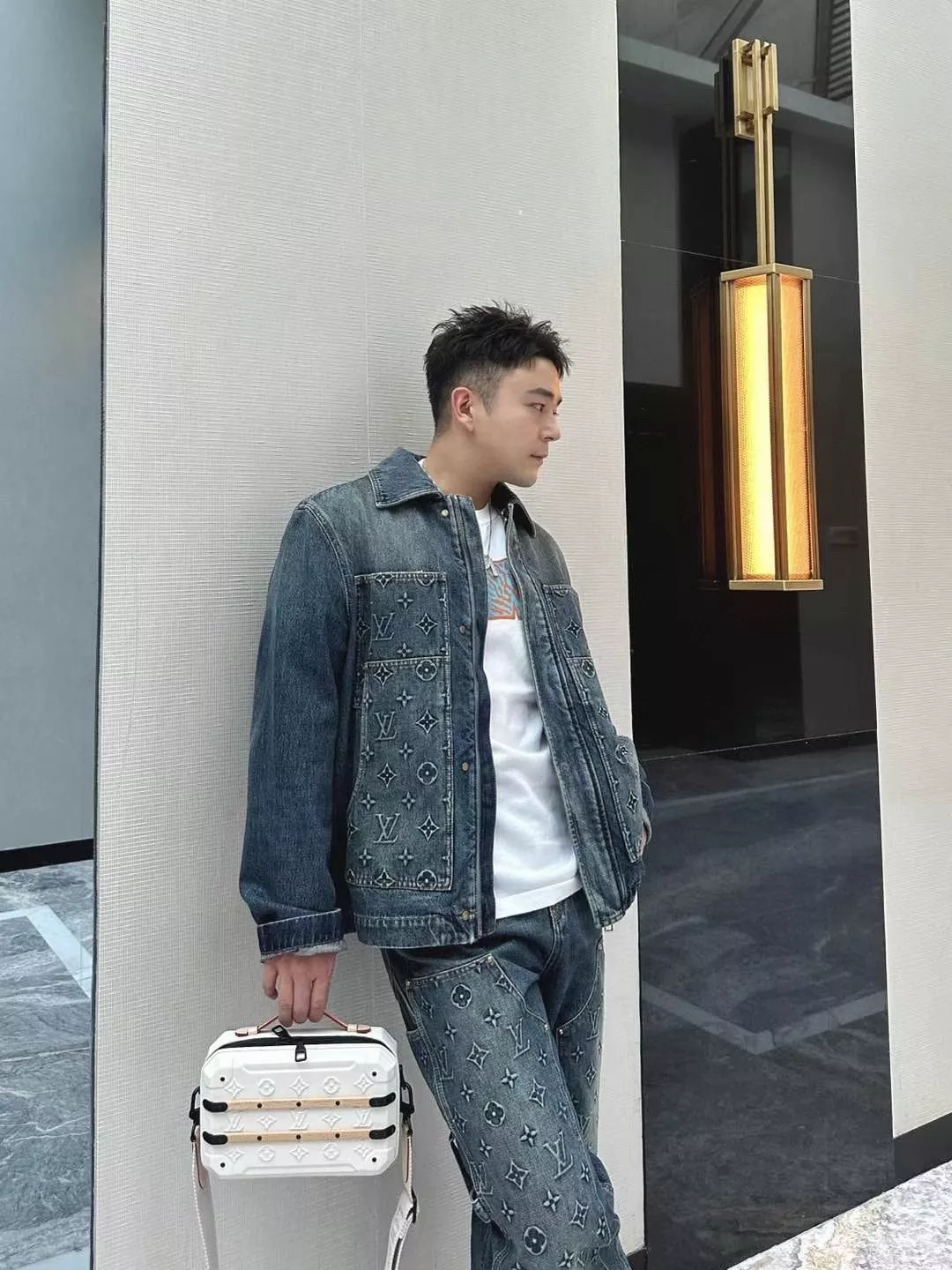 루이비통 엠보 모노그램 워싱 데님 재킷 상세 이미지 21