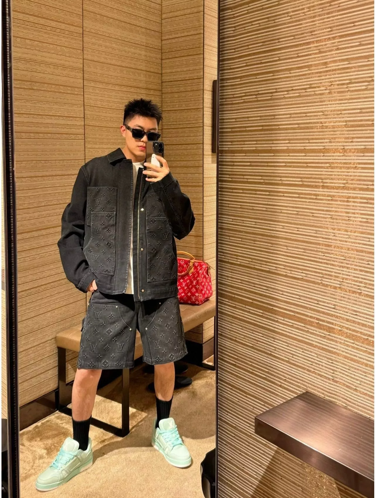 루이비통 엠보싱 모노그램 워싱 데님 재킷 상세 이미지 16