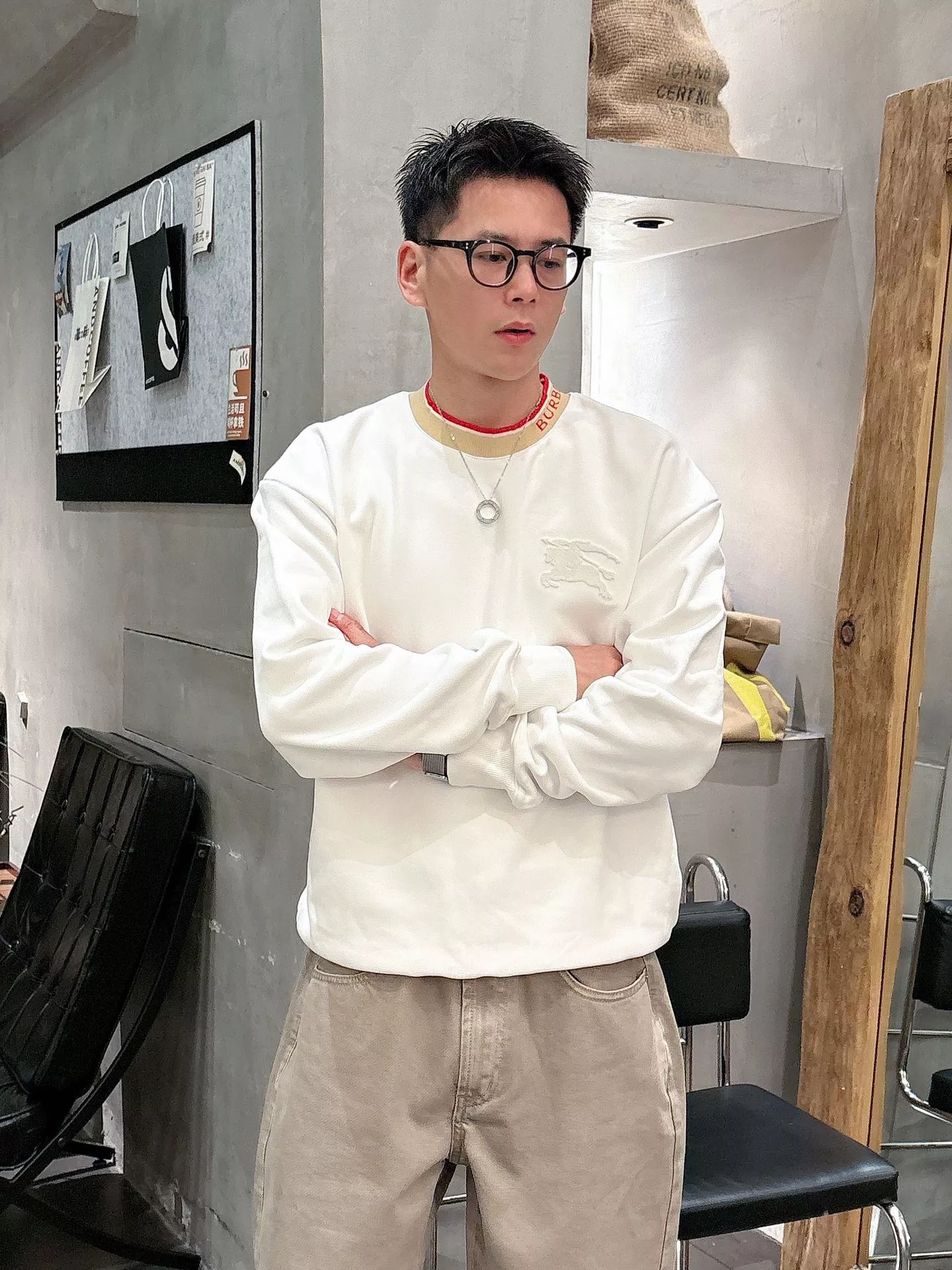 버버리 배색 립 자수 로고 코튼 맨투맨 상세 이미지 18