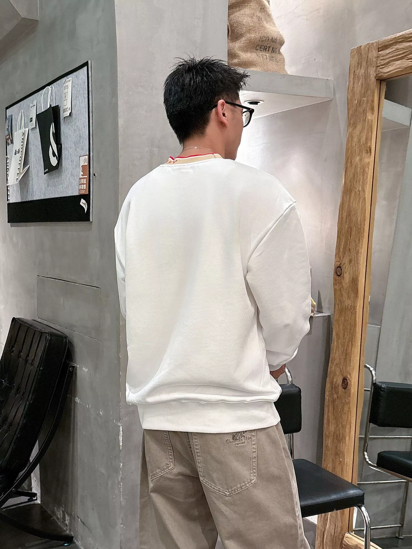 버버리 배색 립 자수 로고 코튼 맨투맨 상세 이미지 15