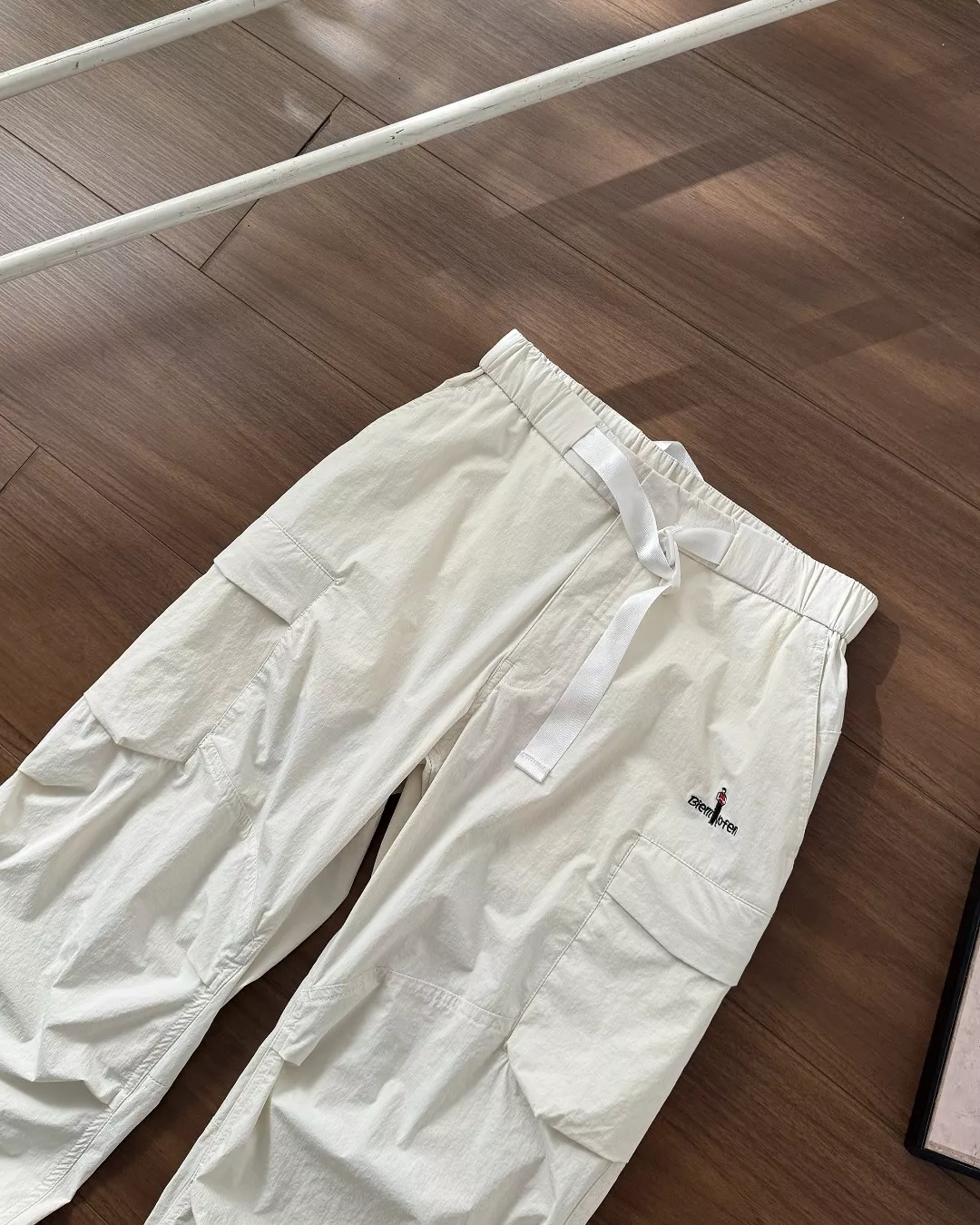 비음러펀 입체 재단 멀티 포켓 카고 팬츠 상세 이미지 10