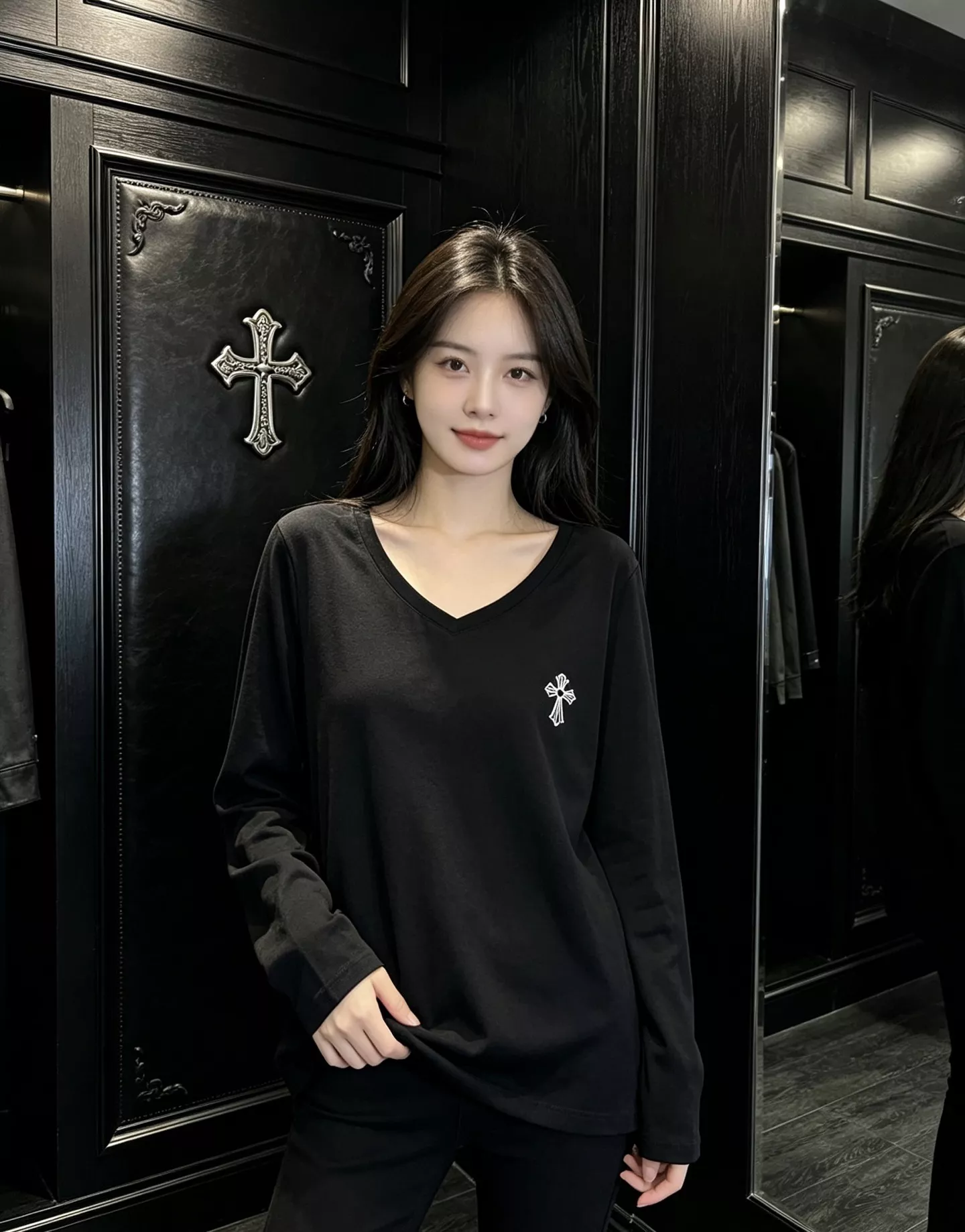 크롬하츠 십자 로고 프린트 브이넥 긴소매 티셔츠 상세 이미지 29