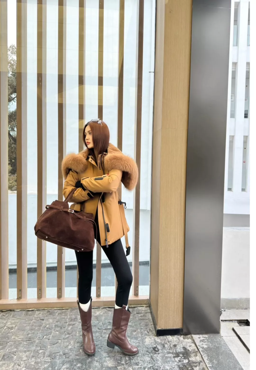 몽클레어 폭스퍼 후드 벨트 미들 패딩 상세 이미지 98
