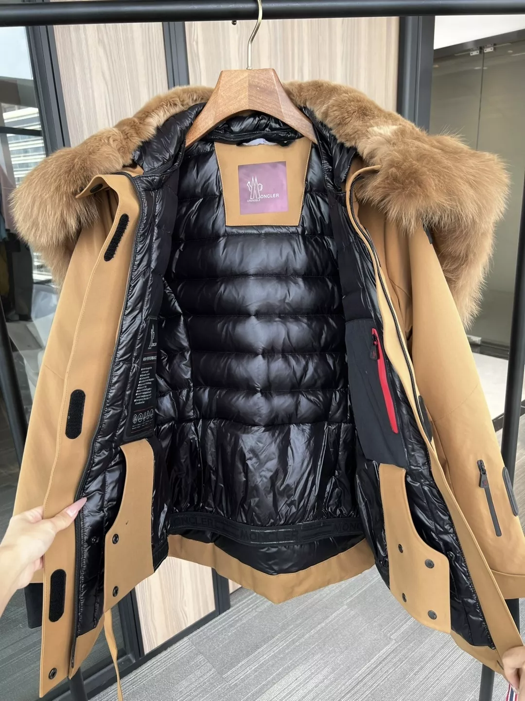 몽클레어 폭스퍼 후드 벨트 미들 패딩 상세 이미지 20