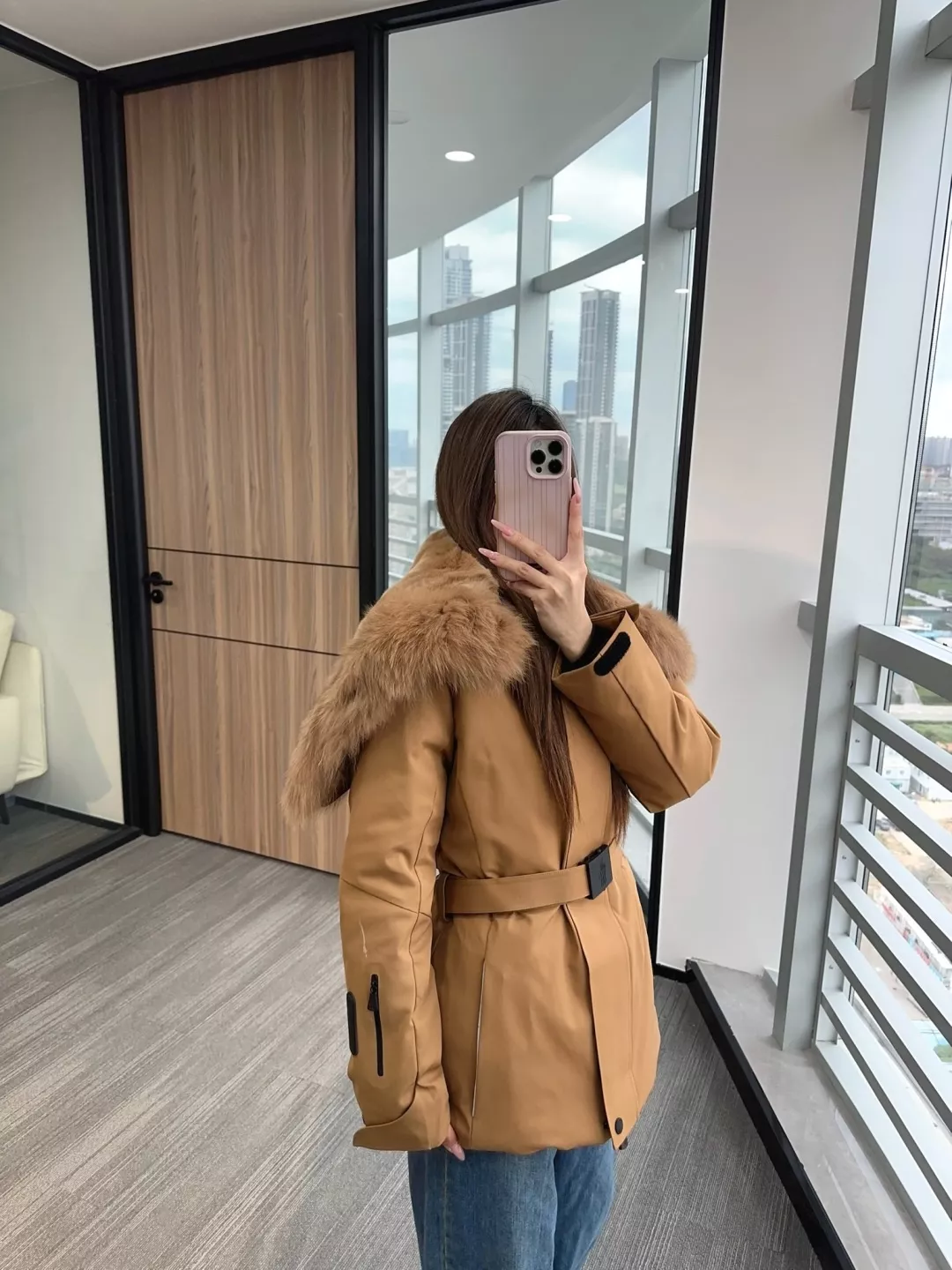 몽클레어 폭스퍼 후드 벨트 미들 패딩 상세 이미지 93