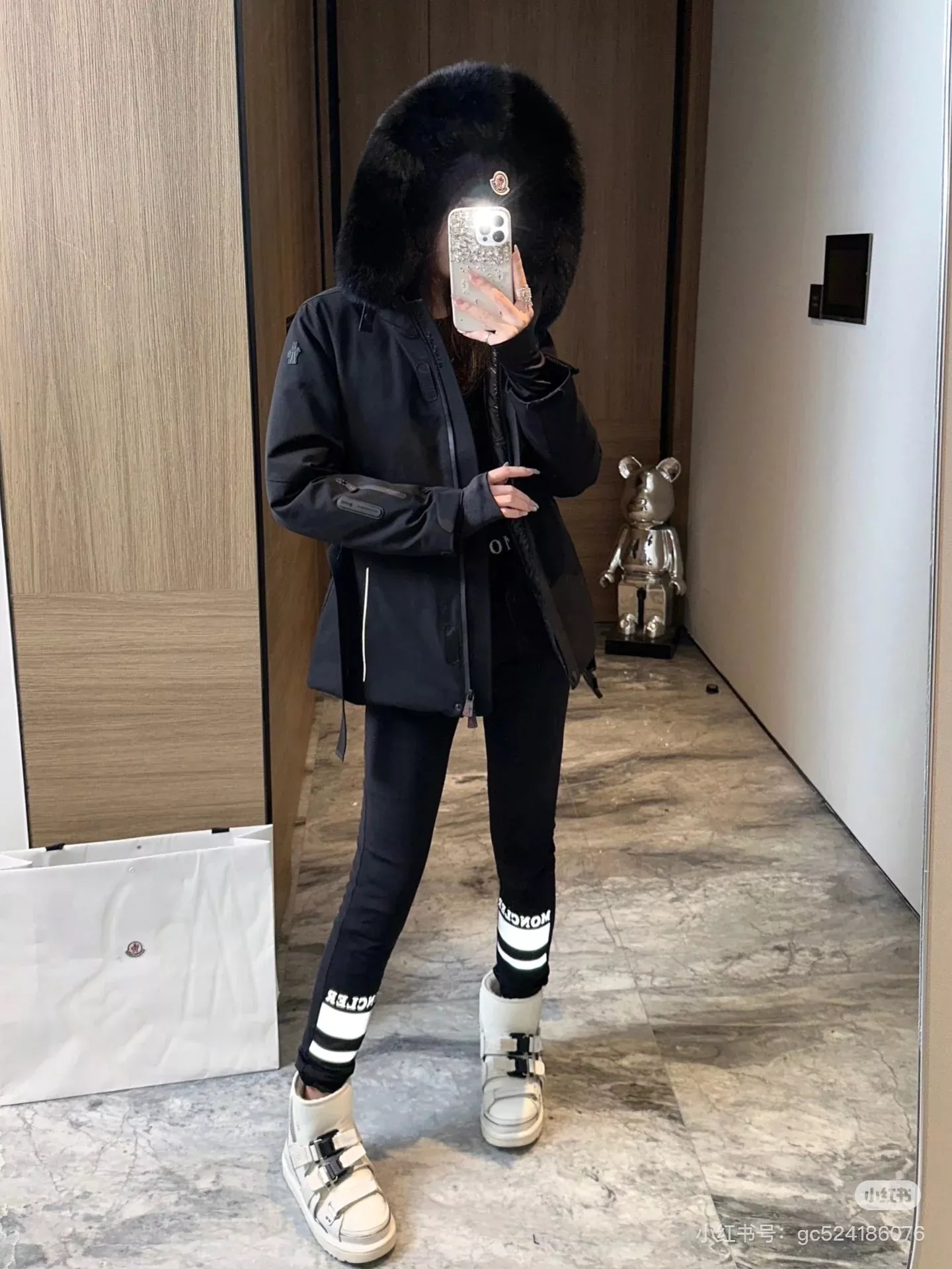 몽클레어 폭스퍼 후드 슬림핏 미들 패딩 상세 이미지 28