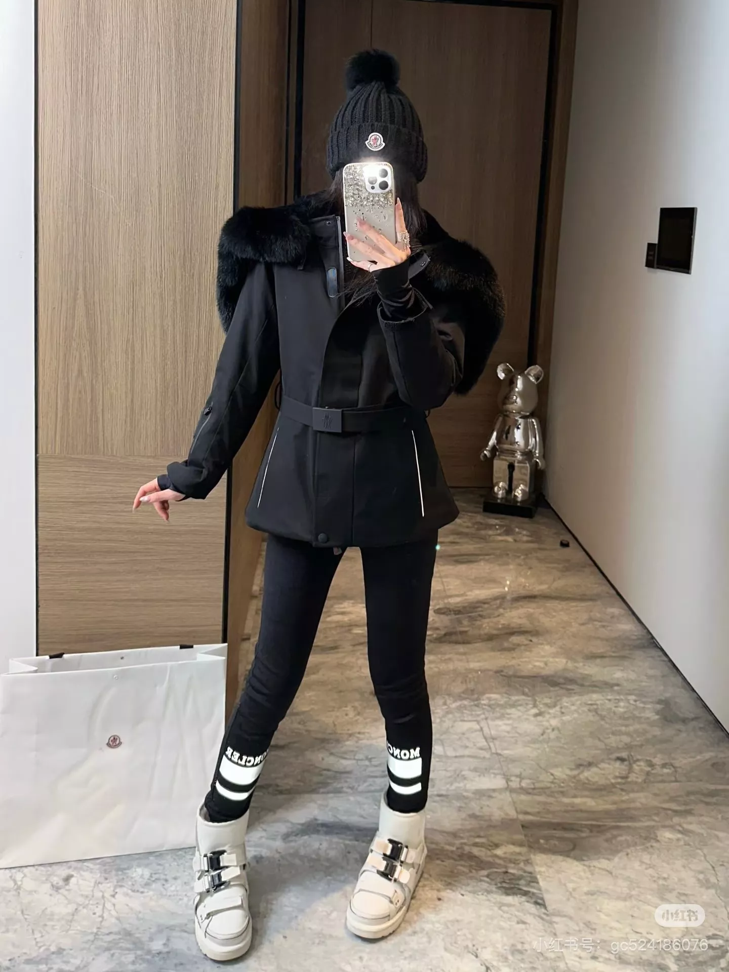몽클레어 폭스퍼 후드 슬림핏 미들 패딩 상세 이미지 25