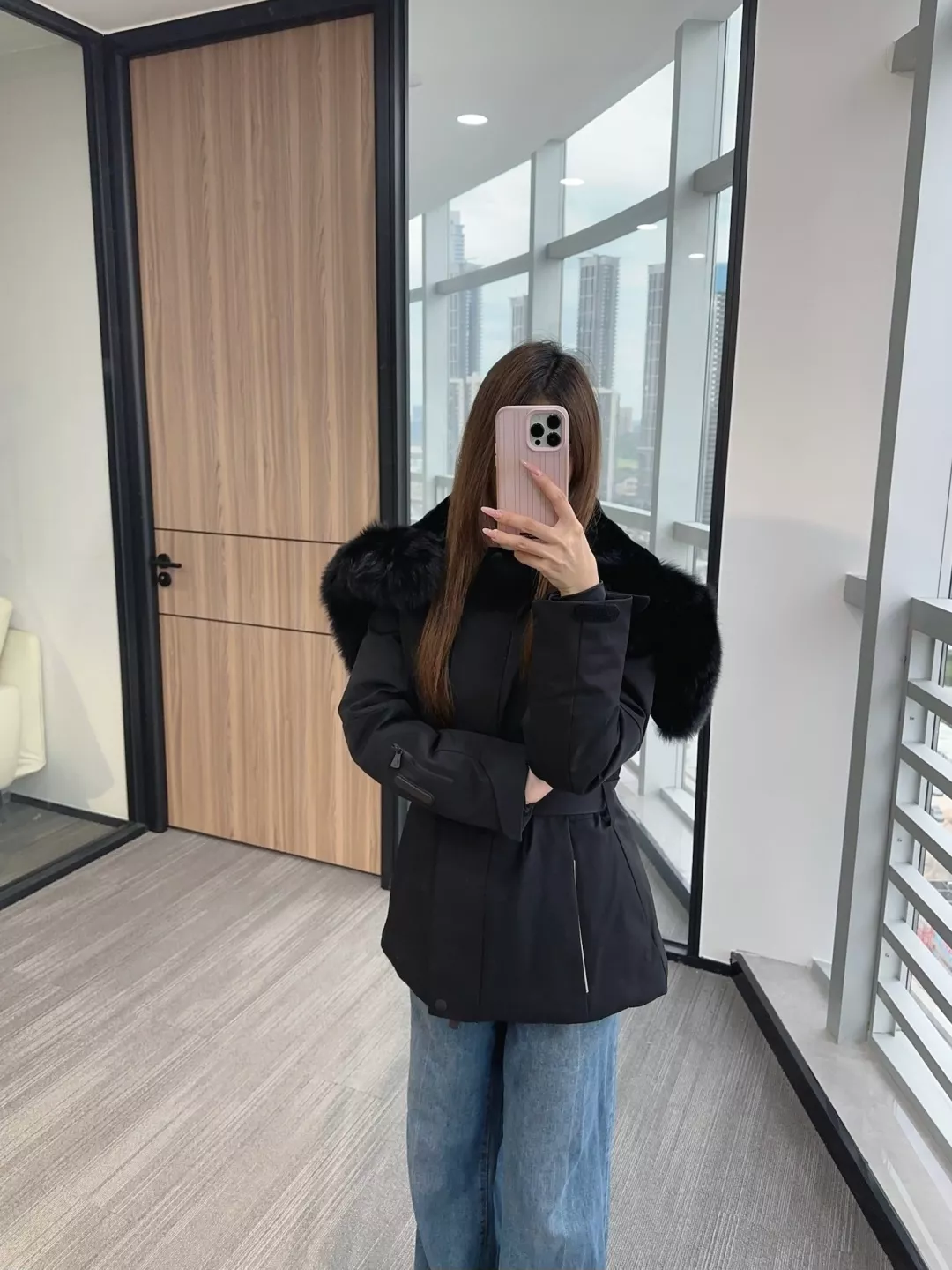 몽클레어 폭스퍼 후드 슬림핏 미들 패딩 상세 이미지 20