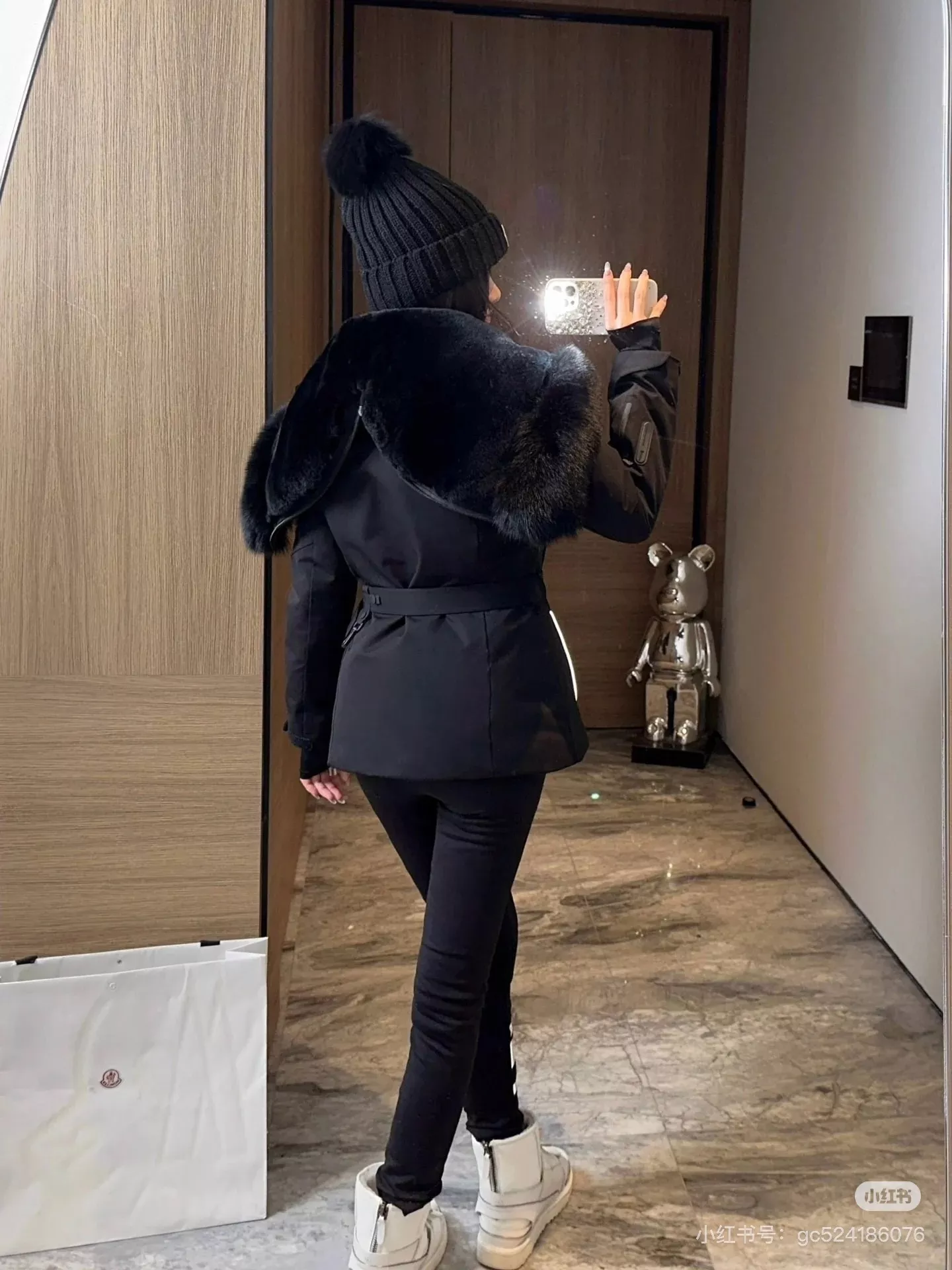 몽클레어 폭스퍼 후드 슬림핏 미들 패딩 상세 이미지 27