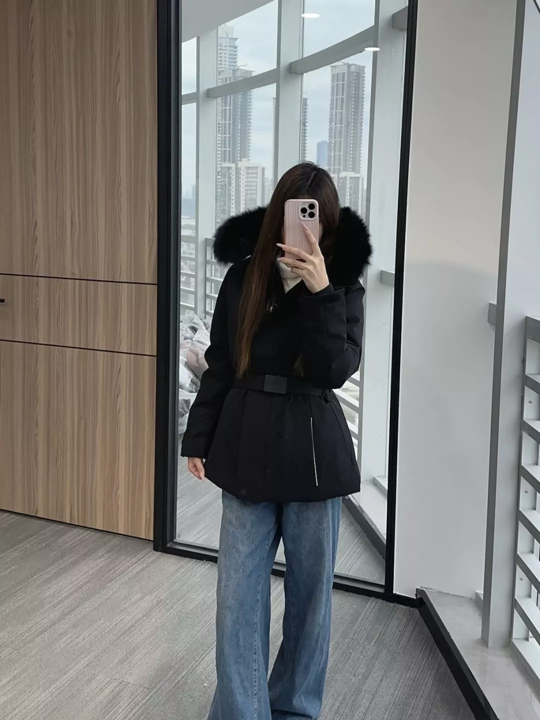 몽클레어 폭스퍼 후드 슬림핏 미들 패딩 상세 이미지 23