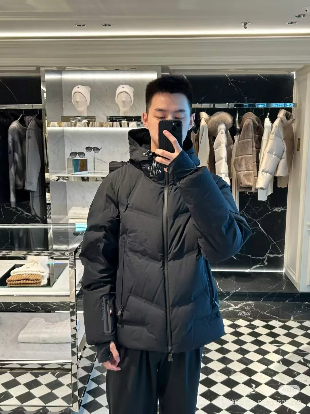 몽클레어 후드 화이트구스 쇼트 패딩 상세 이미지 55