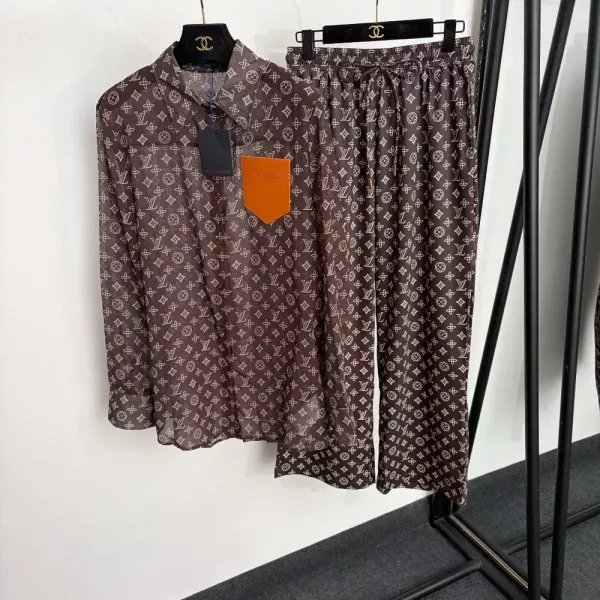 루이비통 모노그램 프린트 셔츠 팬츠 잠옷 세트