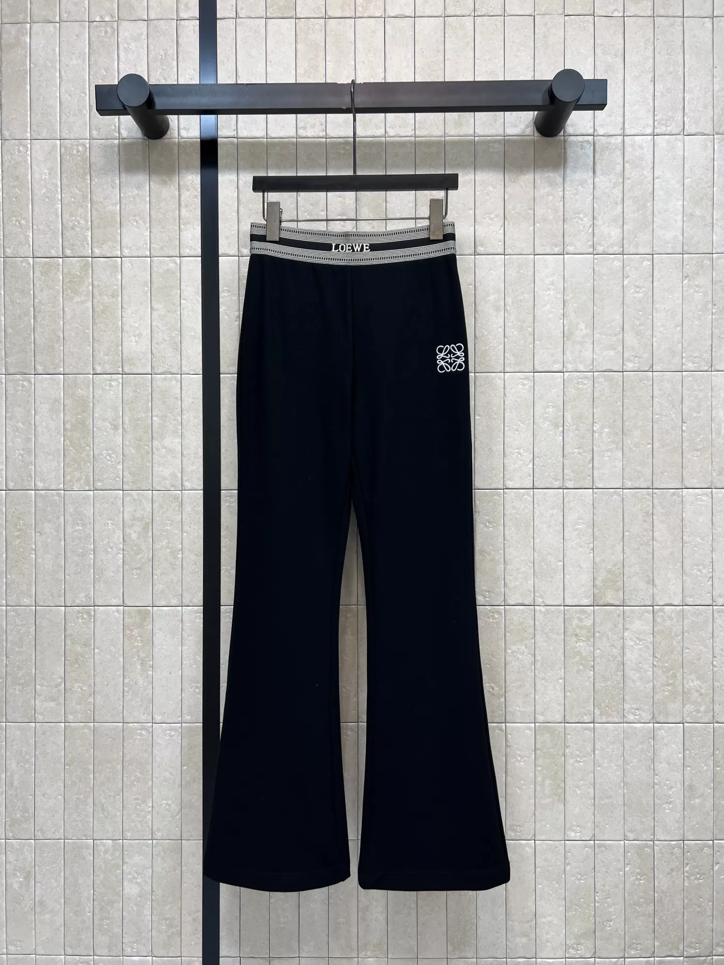 로에베 배색 허리밴드 자수 미니멀 팬츠 상세 이미지 1