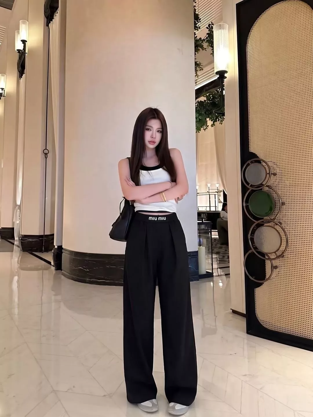 미우미우 로고 밴딩 하이웨이스트 와이드 팬츠 상세 이미지 18