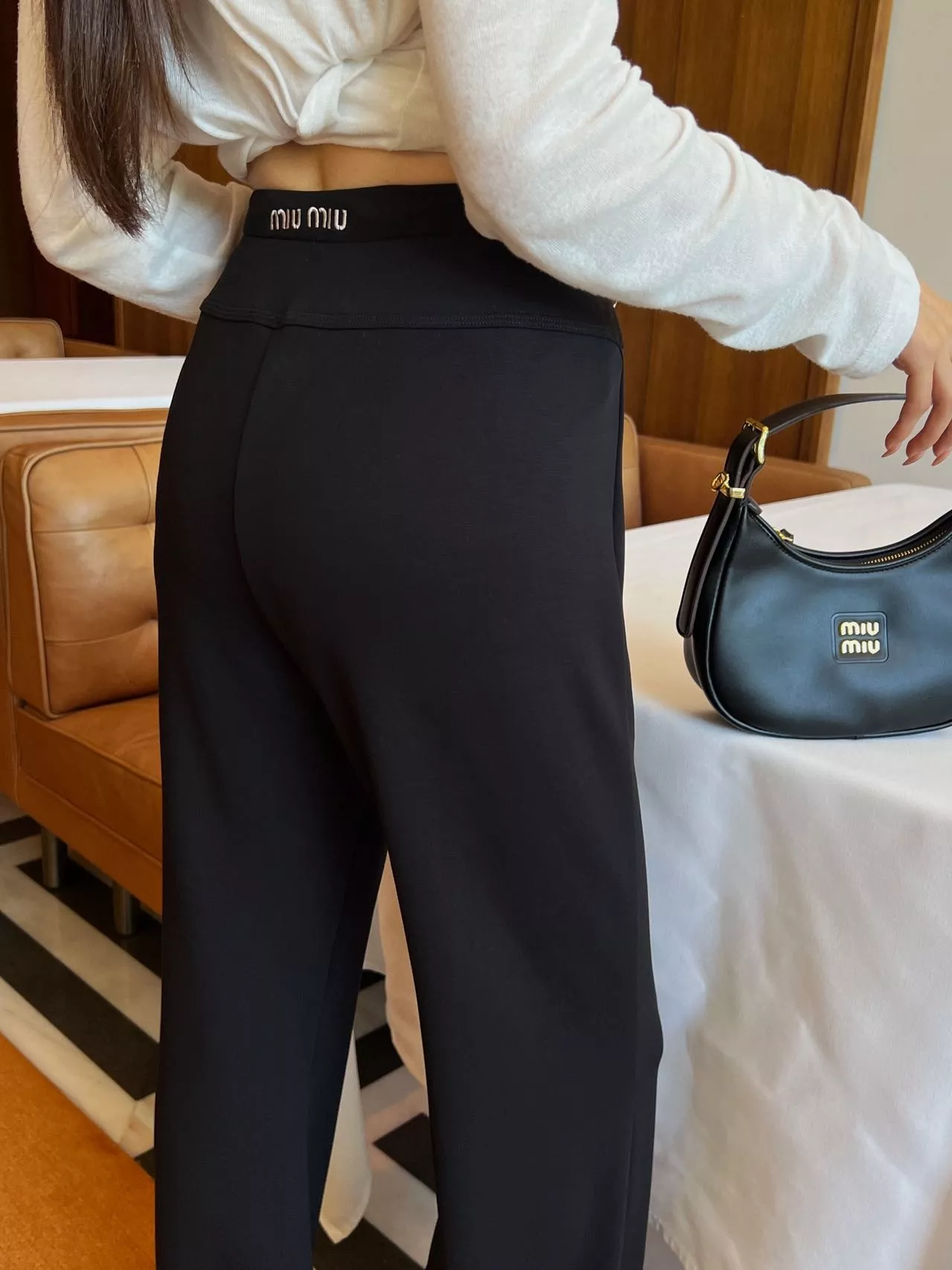 미우미우 블랙 드로스트링 하이웨이스트 팬츠 상세 이미지 19