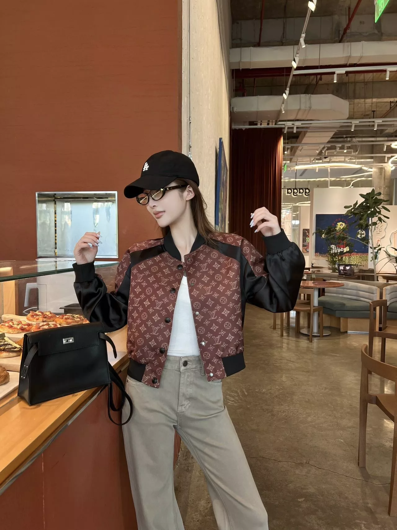 루이비통 올오버 모노그램 배색 버튼 재킷 상세 이미지 13