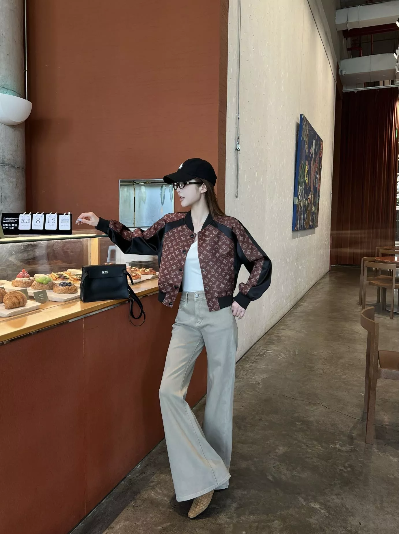 루이비통 올오버 모노그램 배색 버튼 재킷 상세 이미지 18