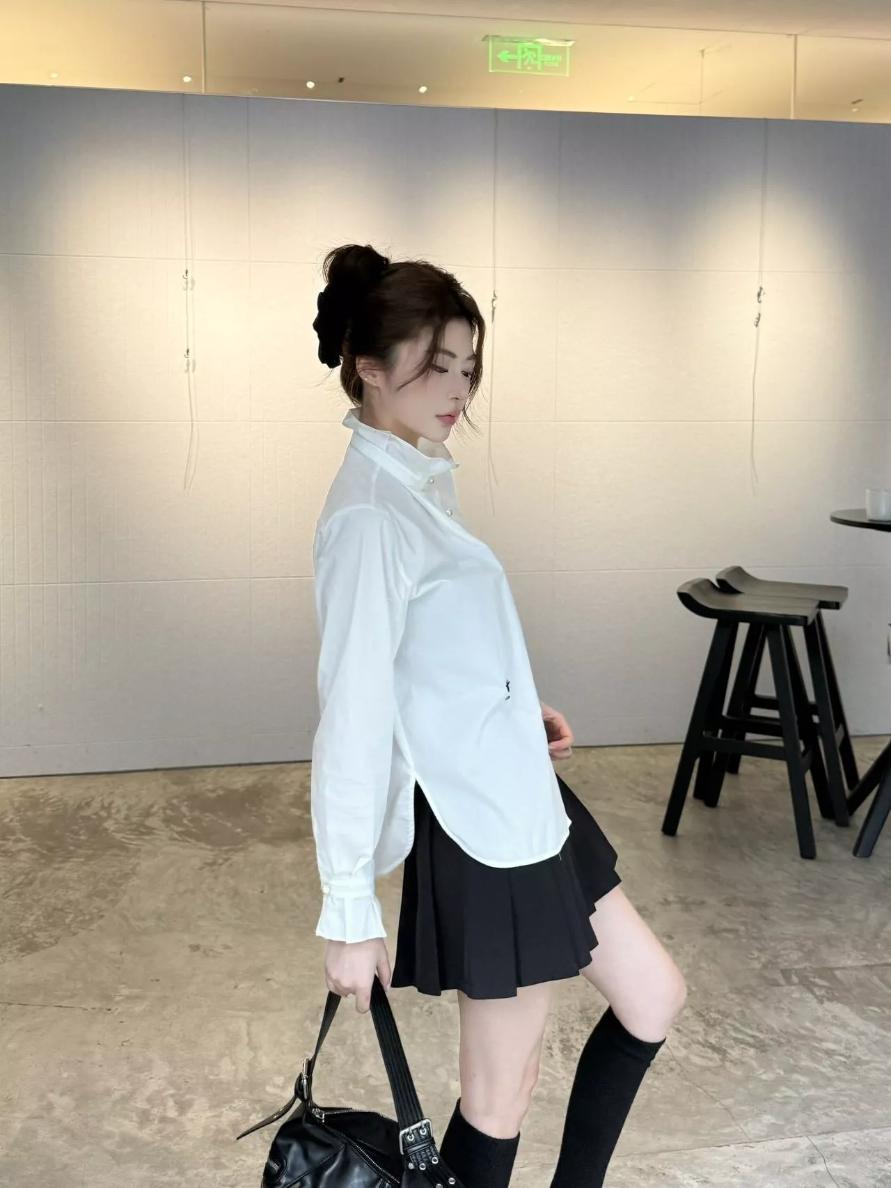 디올 진주 버튼 스탠드칼라 셔츠 상세 이미지 12