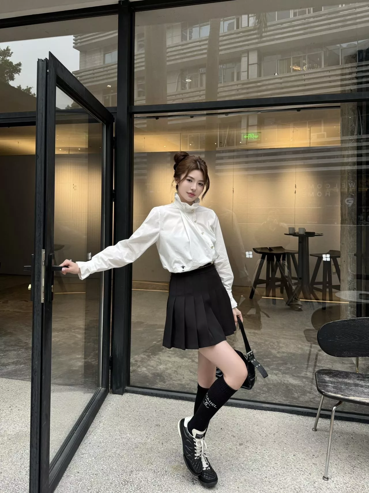 디올 진주 버튼 스탠드칼라 셔츠 상세 이미지 17