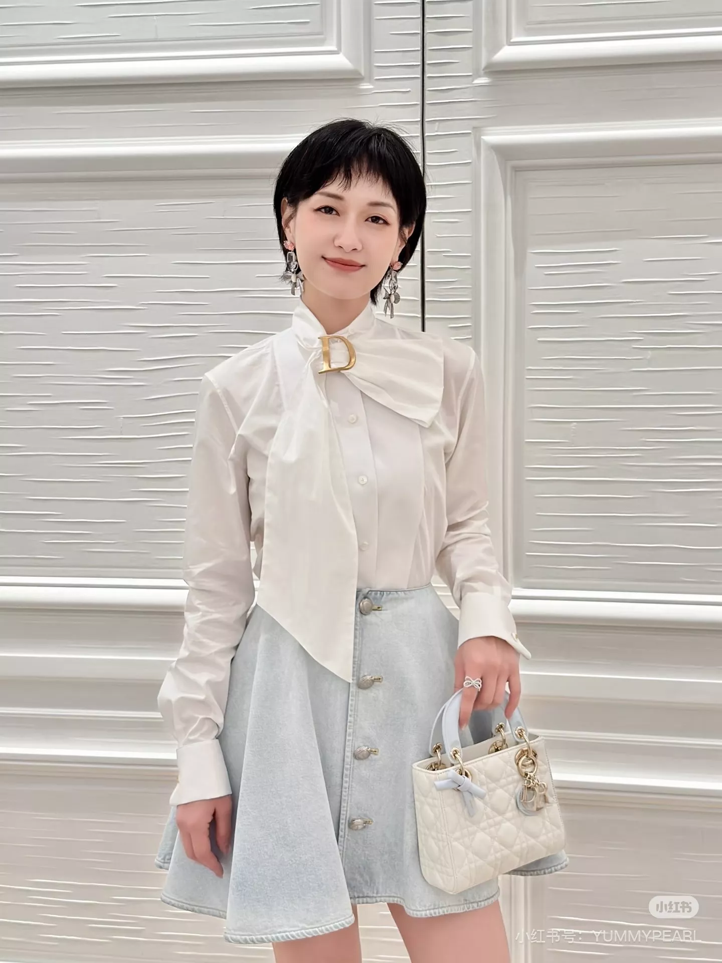 디올 메탈 장식 타이 긴소매 셔츠 상세 이미지 35