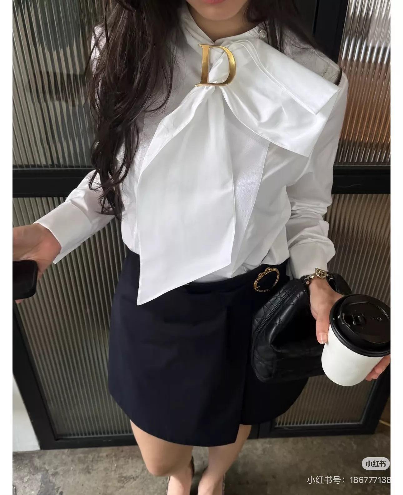 디올 메탈 장식 타이 긴소매 셔츠 상세 이미지 22