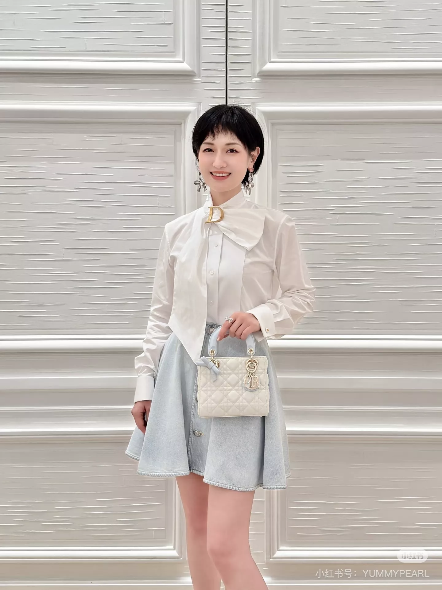 디올 메탈 장식 타이 긴소매 셔츠 상세 이미지 37
