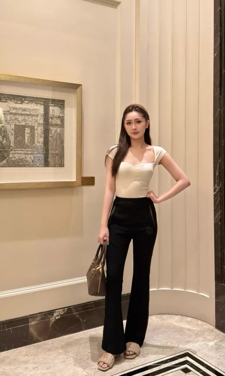 로에베 로고 밴딩 모노그램 트랙 팬츠 상세 이미지 16
