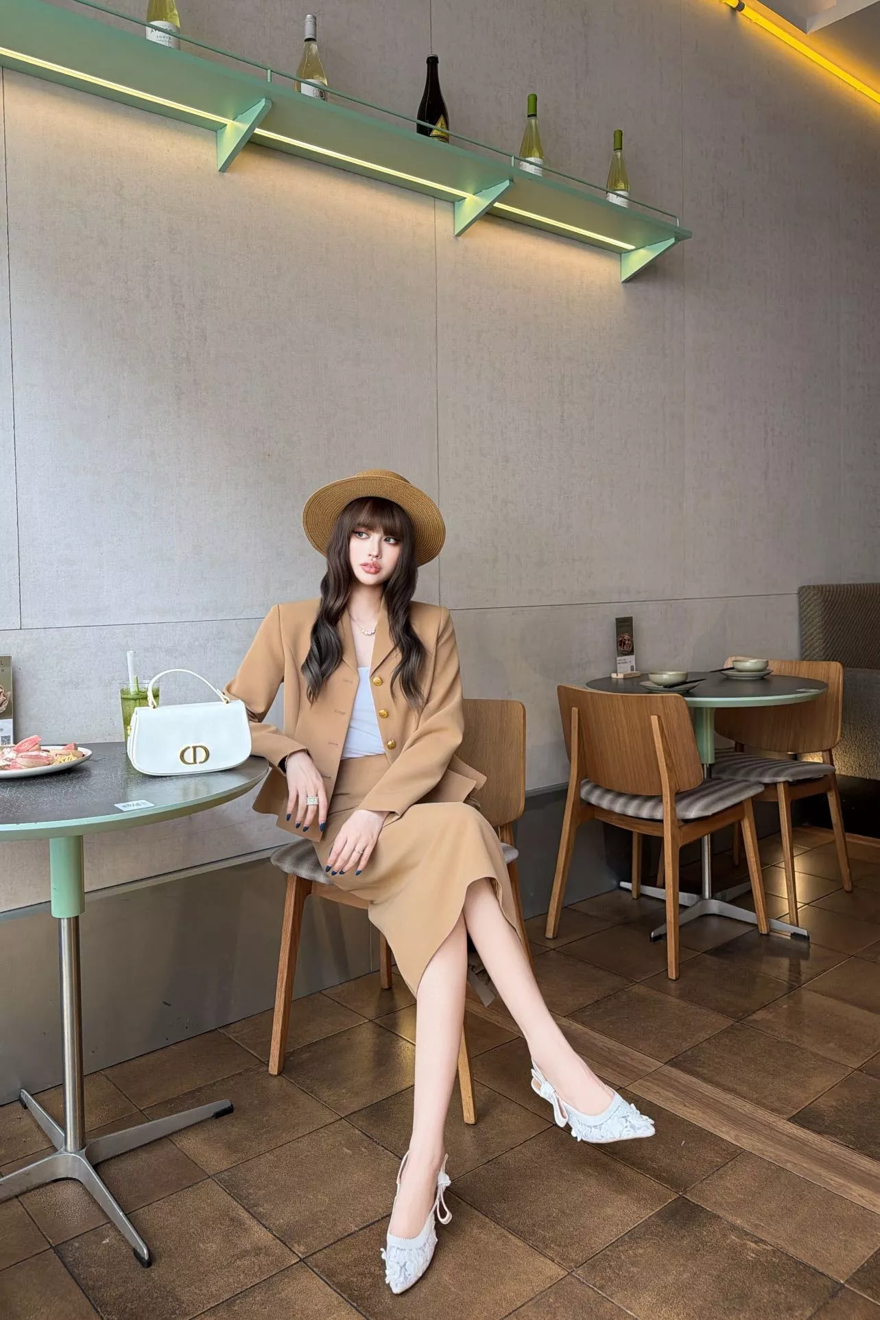 디올 골드 버튼 크롭 재킷 투피스 상세 이미지 28