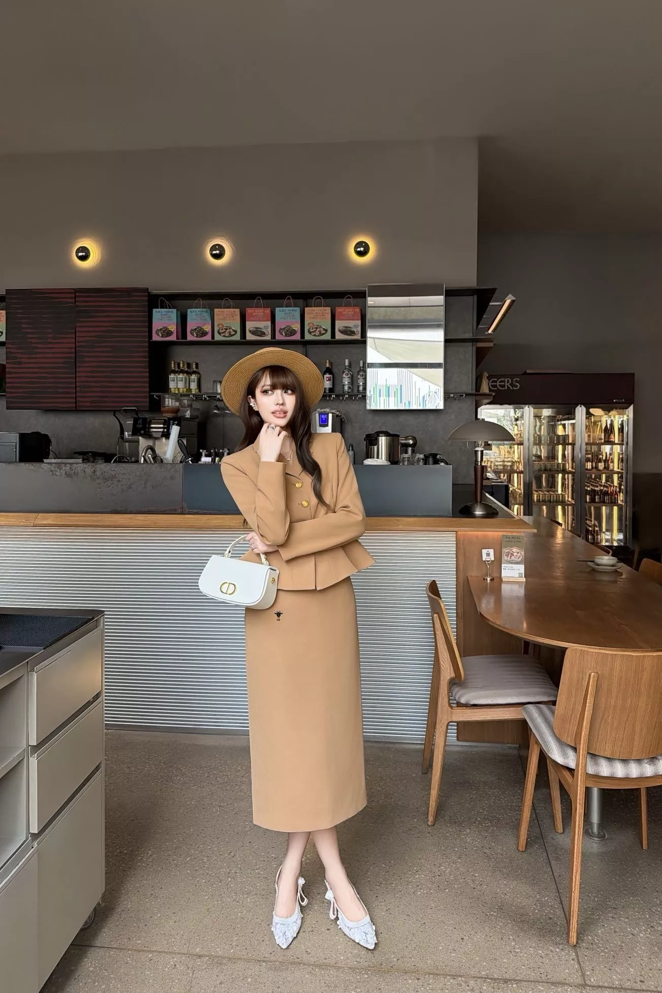 디올 골드 버튼 크롭 재킷 투피스 상세 이미지 27