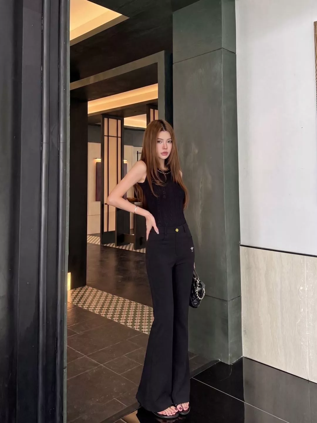 디올 자수 로고 울혼방 미세부츠컷 팬츠 상세 이미지 17