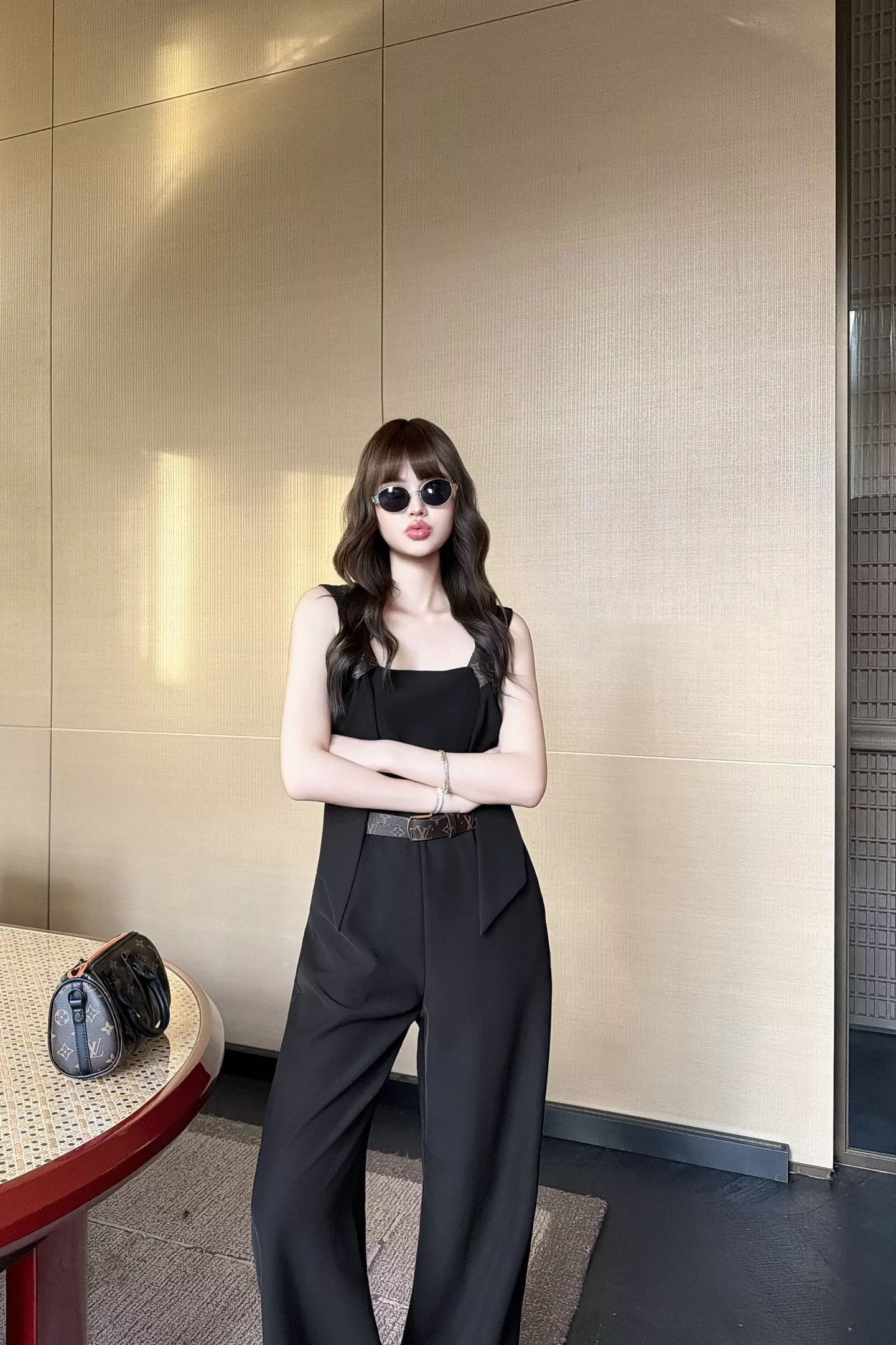 로에베 모노그램 리본 벨트 멜빵 팬츠 상세 이미지 18