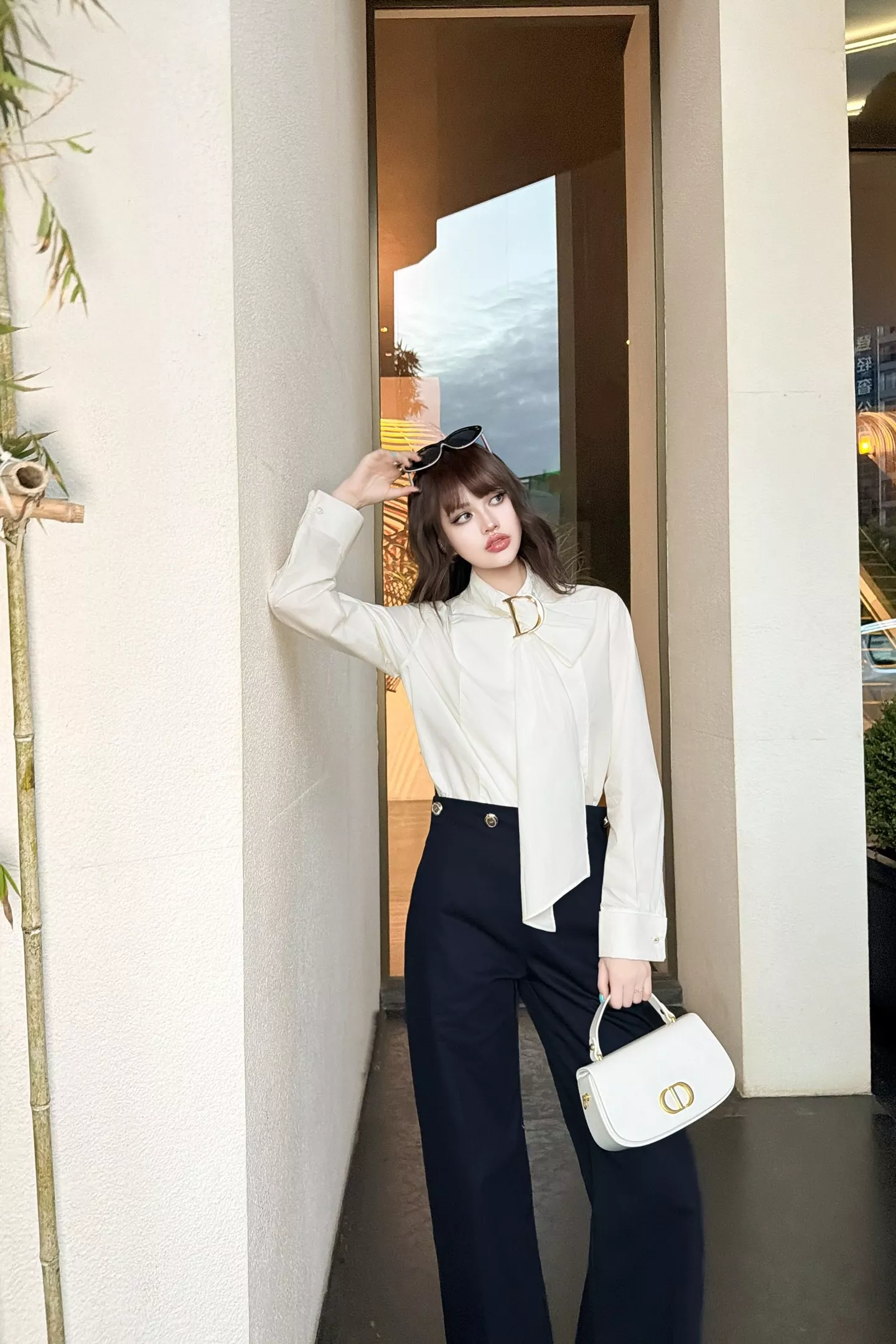 디올 골드 버튼 하이웨이스트 슬랙스 상세 이미지 30