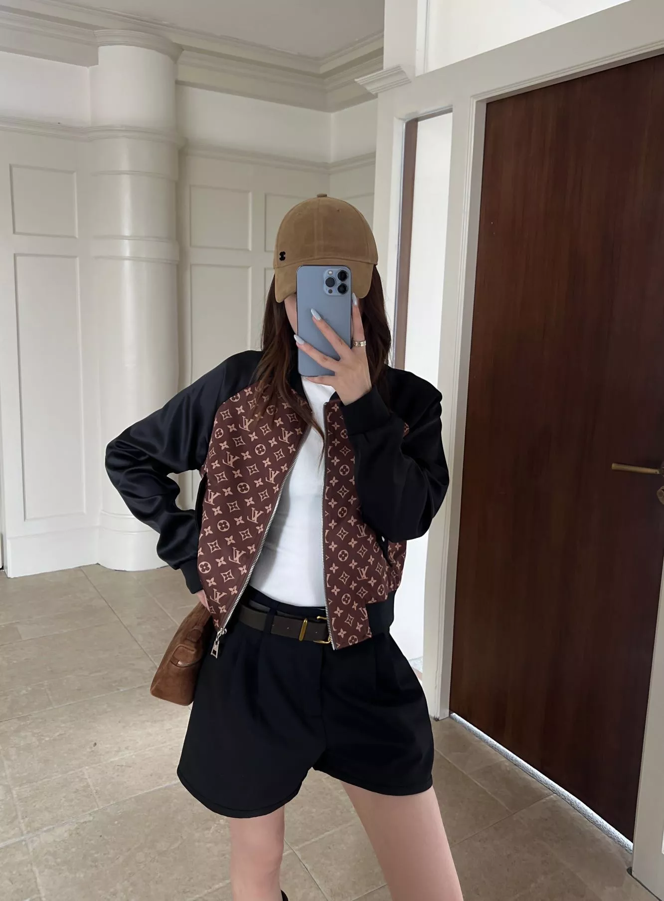 로에베 빈티지 모노그램 배색 버튼 재킷 상세 이미지 26