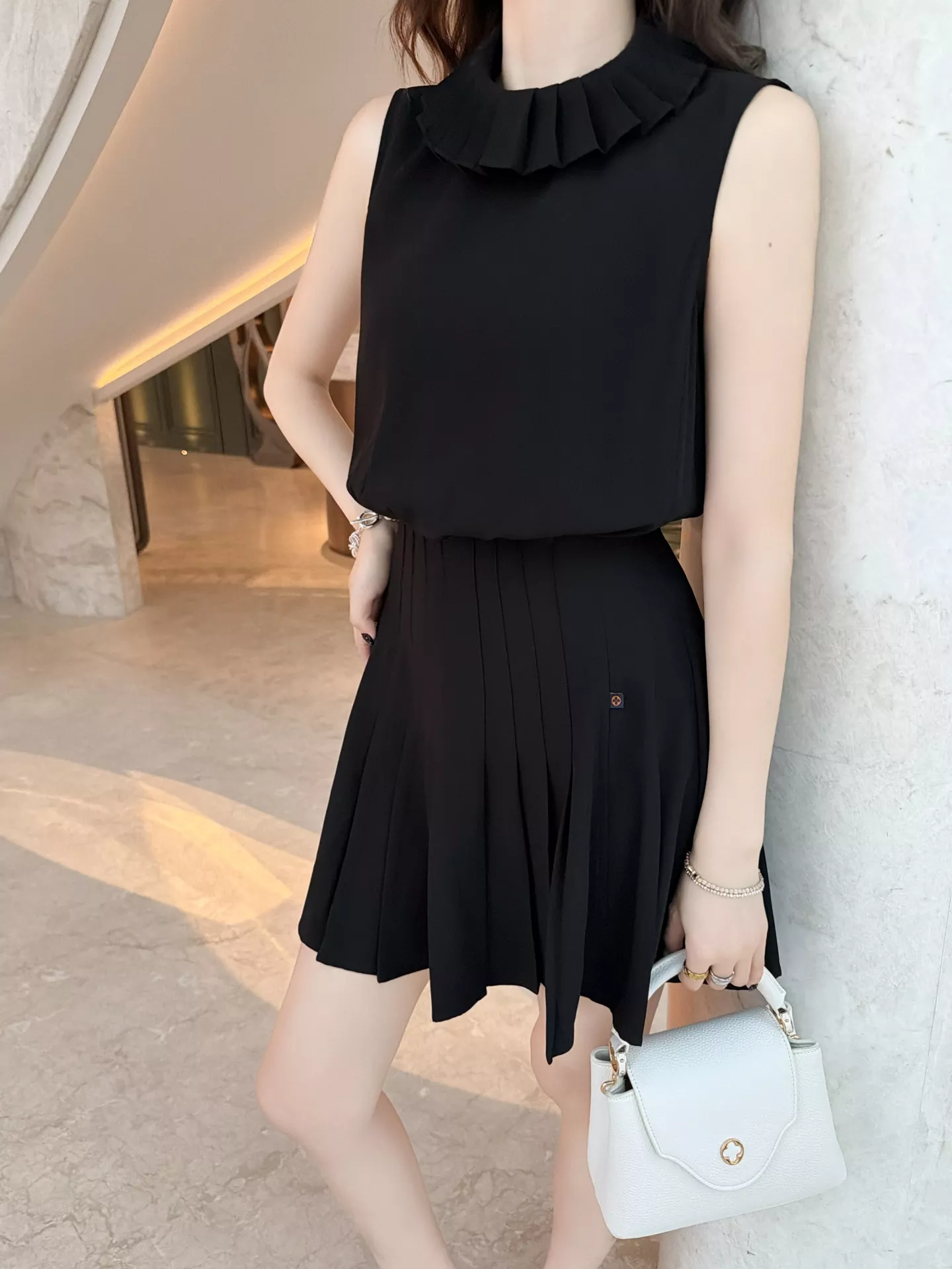 로에베 프릴 하이넥 셔링 머메이드 원피스 상세 이미지 28