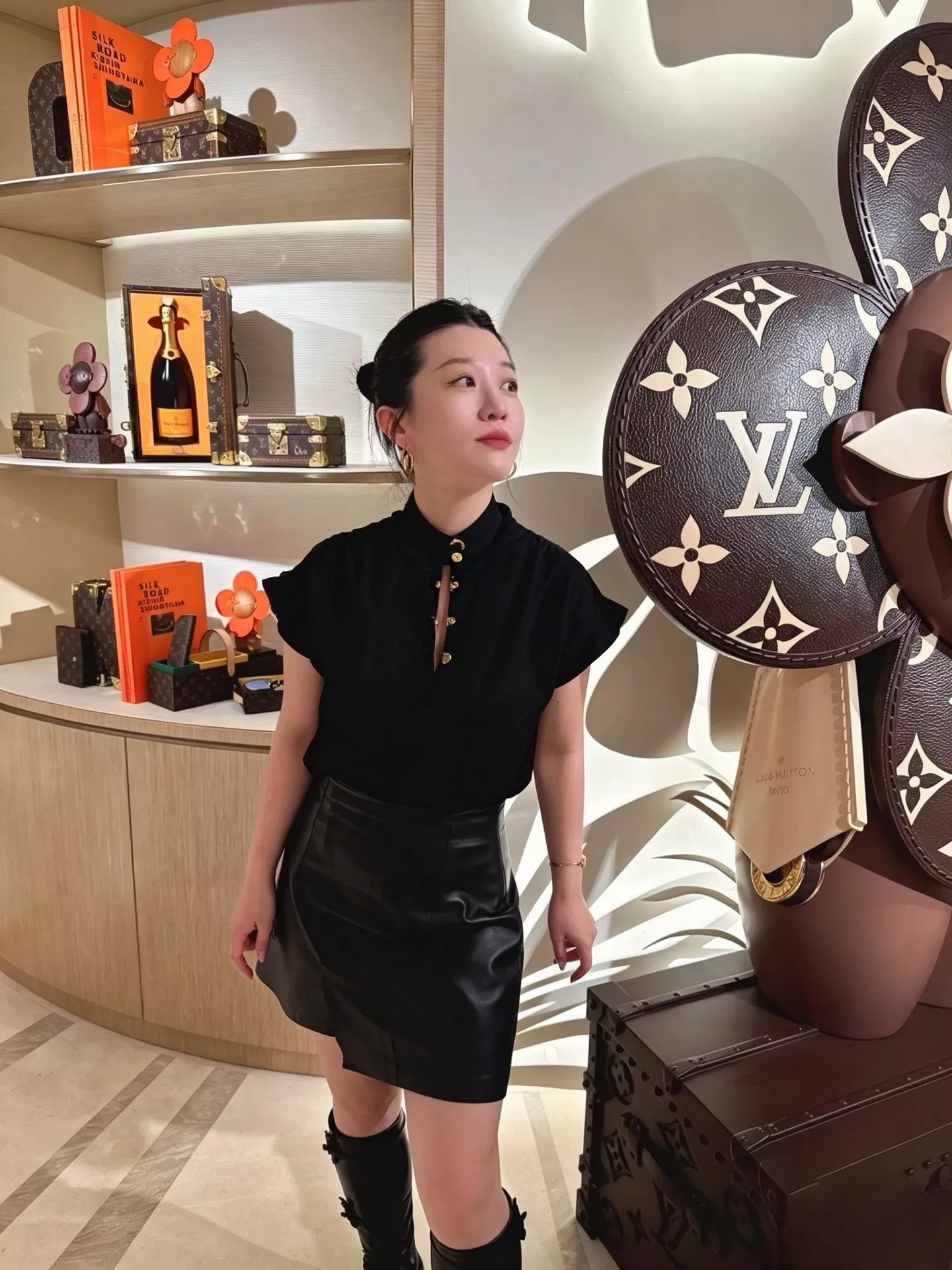 루이비통 암문 자카드 프릴 스탠드 블라우스 상세 이미지 15
