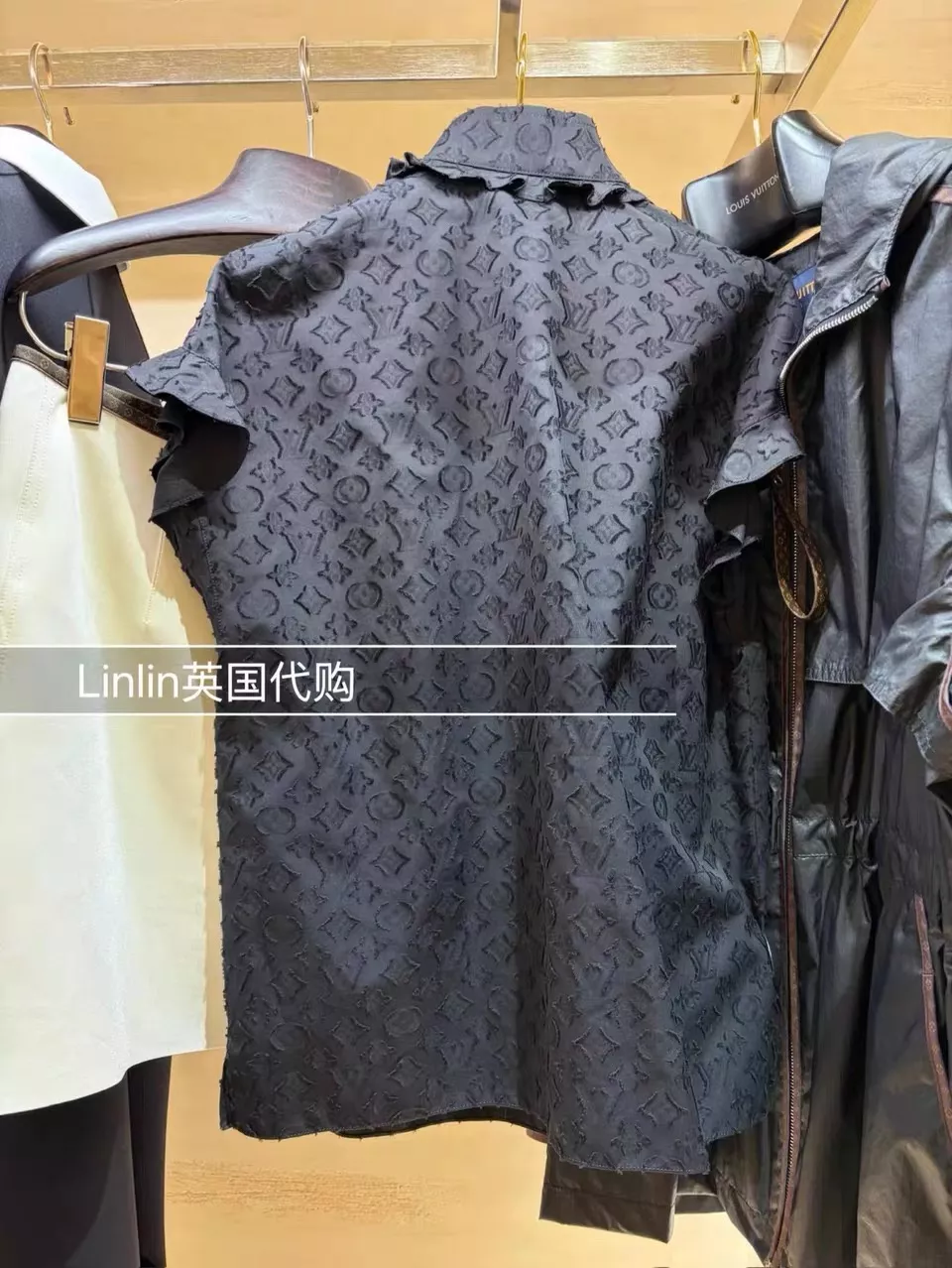 루이비통 암문 자카드 프릴 스탠드 블라우스 상세 이미지 20