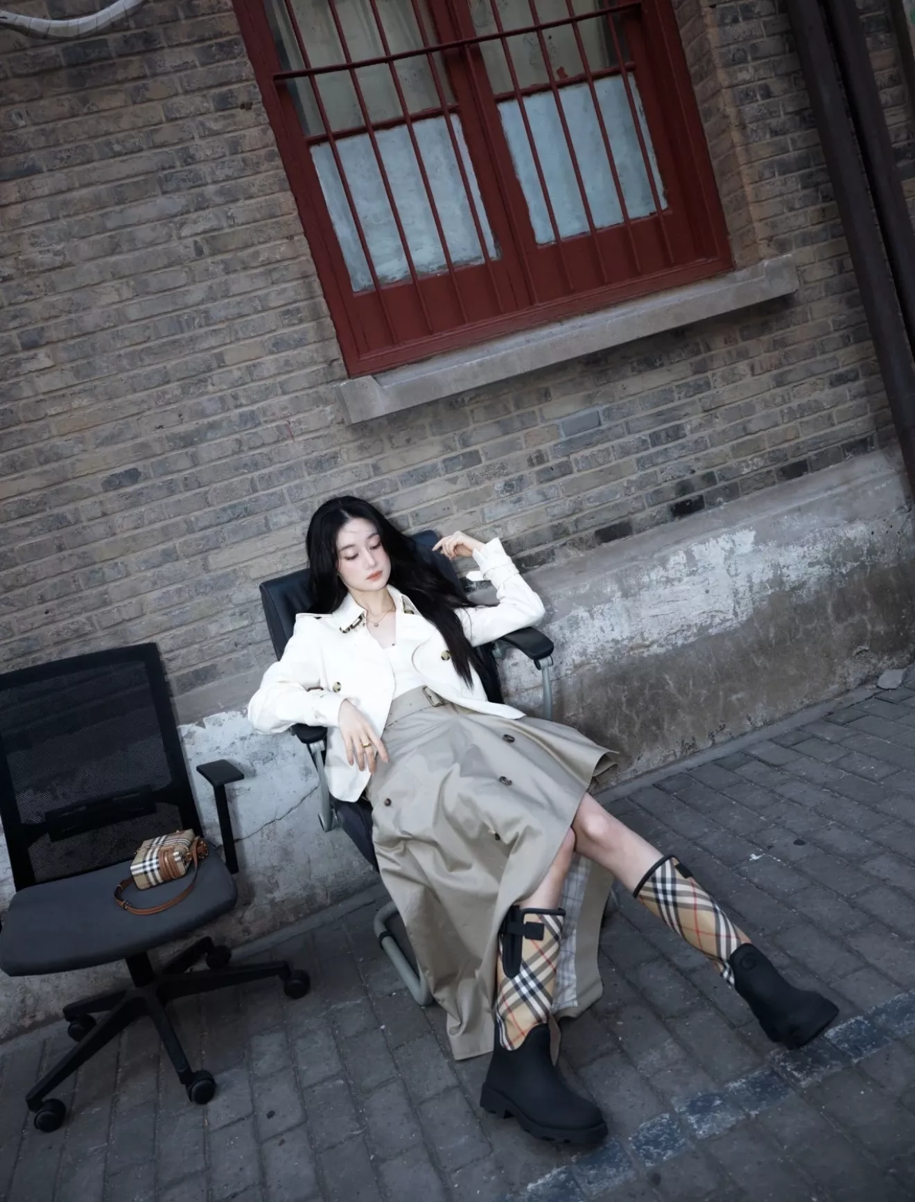 버버리 불규칙 컷팅 코튼 A라인 롱스커트 상세 이미지 78