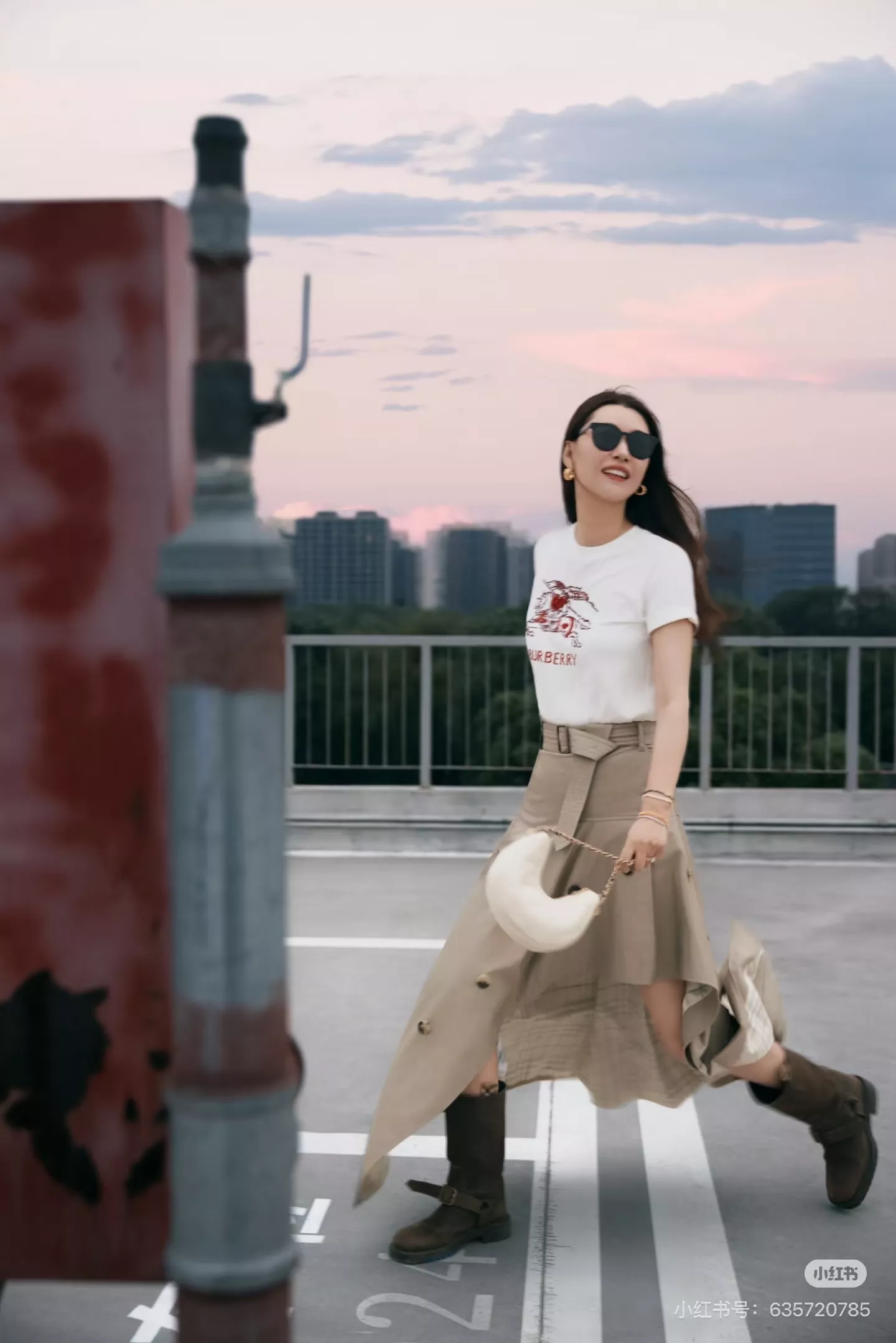 버버리 불규칙 컷팅 코튼 A라인 롱스커트 상세 이미지 54