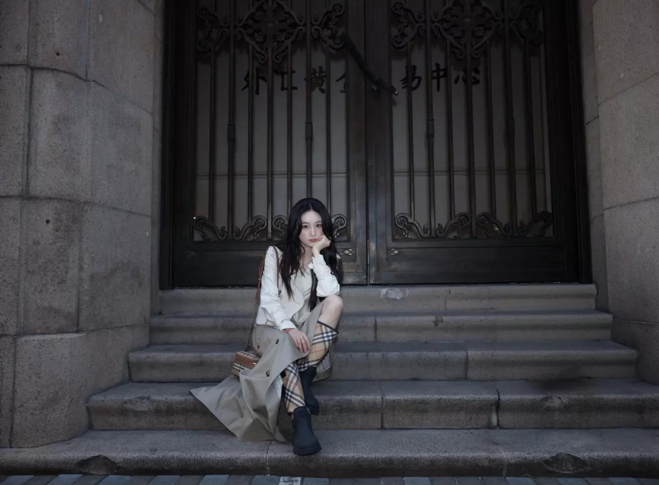 버버리 불규칙 컷팅 코튼 A라인 롱스커트 상세 이미지 79