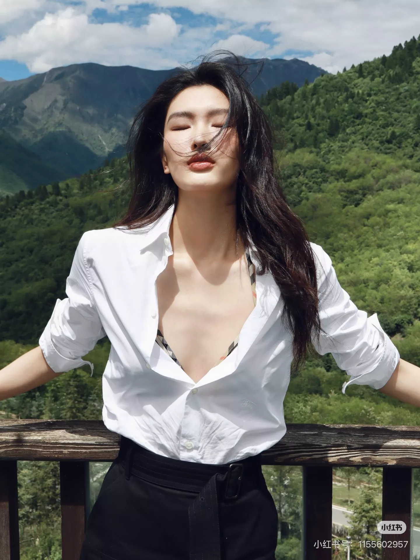 버버리 불규칙 하이웨이스트 벨트 롱 스커트 상세 이미지 51