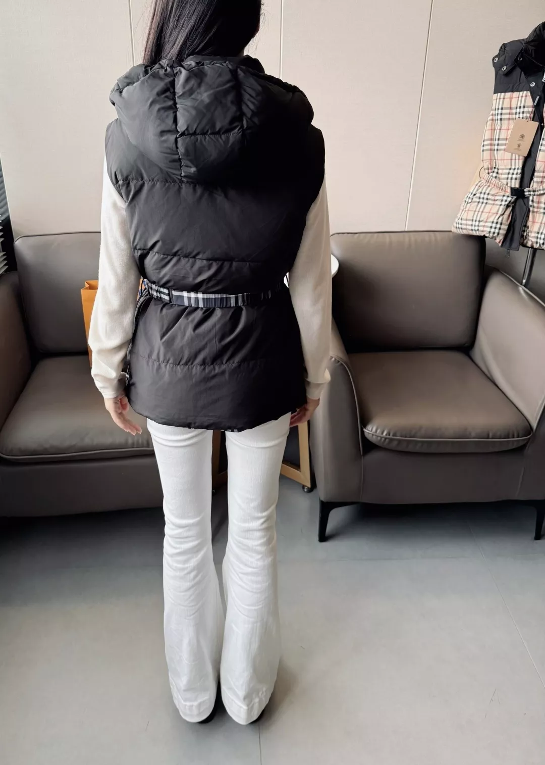 버버리 체크 패턴 양면 구스다운 패딩 조끼 상세 이미지 17