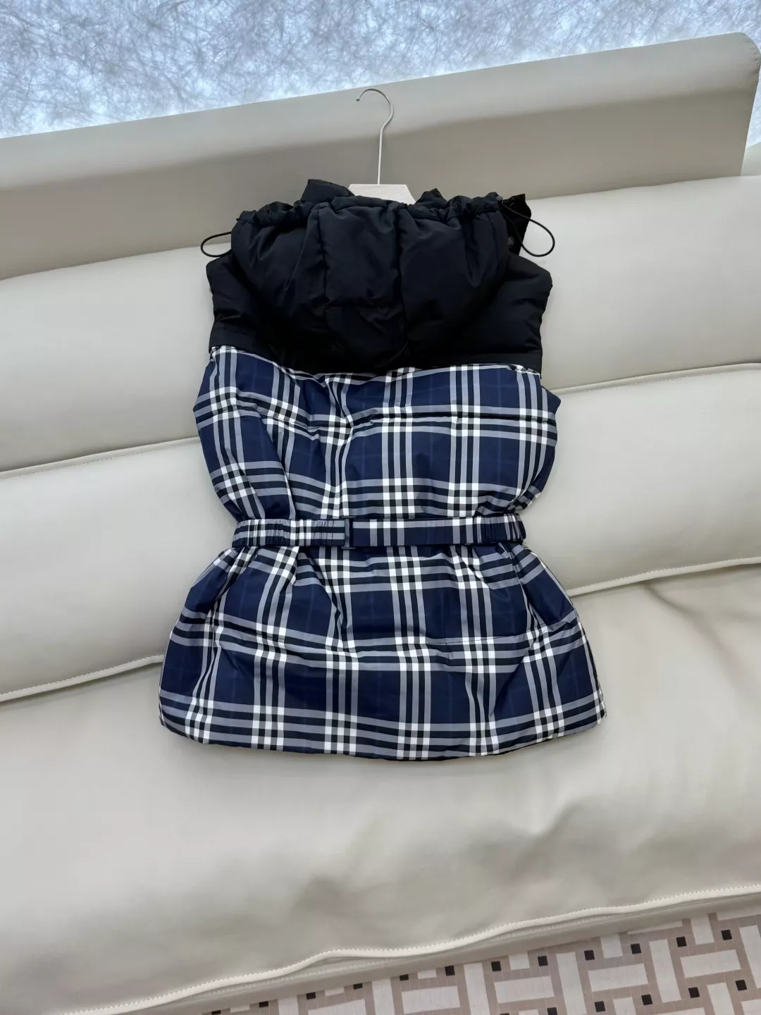 버버리 체크 패턴 양면 구스다운 패딩 조끼 상세 이미지 6